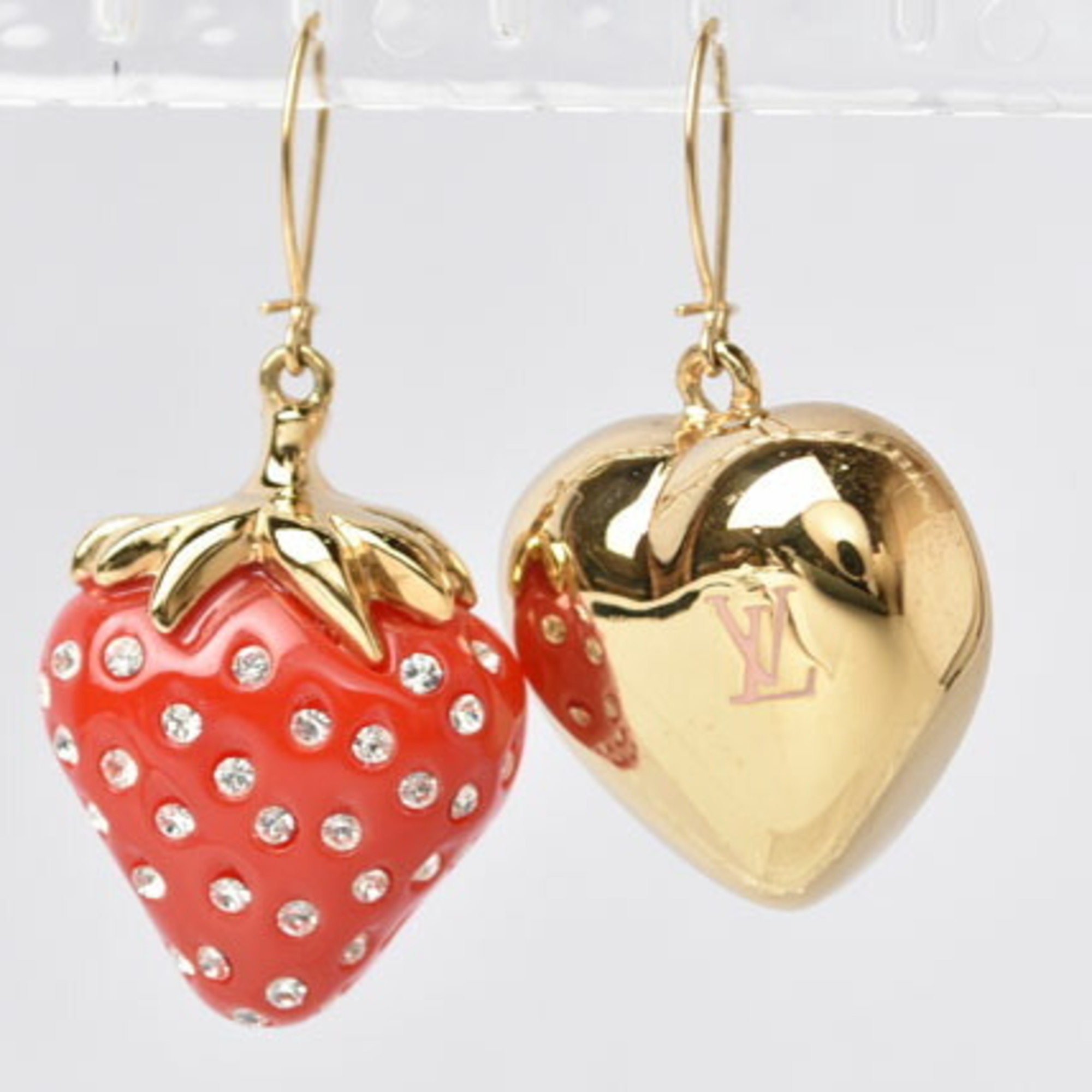 LOUIS VUITTON Earrings Boucle de Reille Phrase Strawberry Heart Motif Gold Red M64922