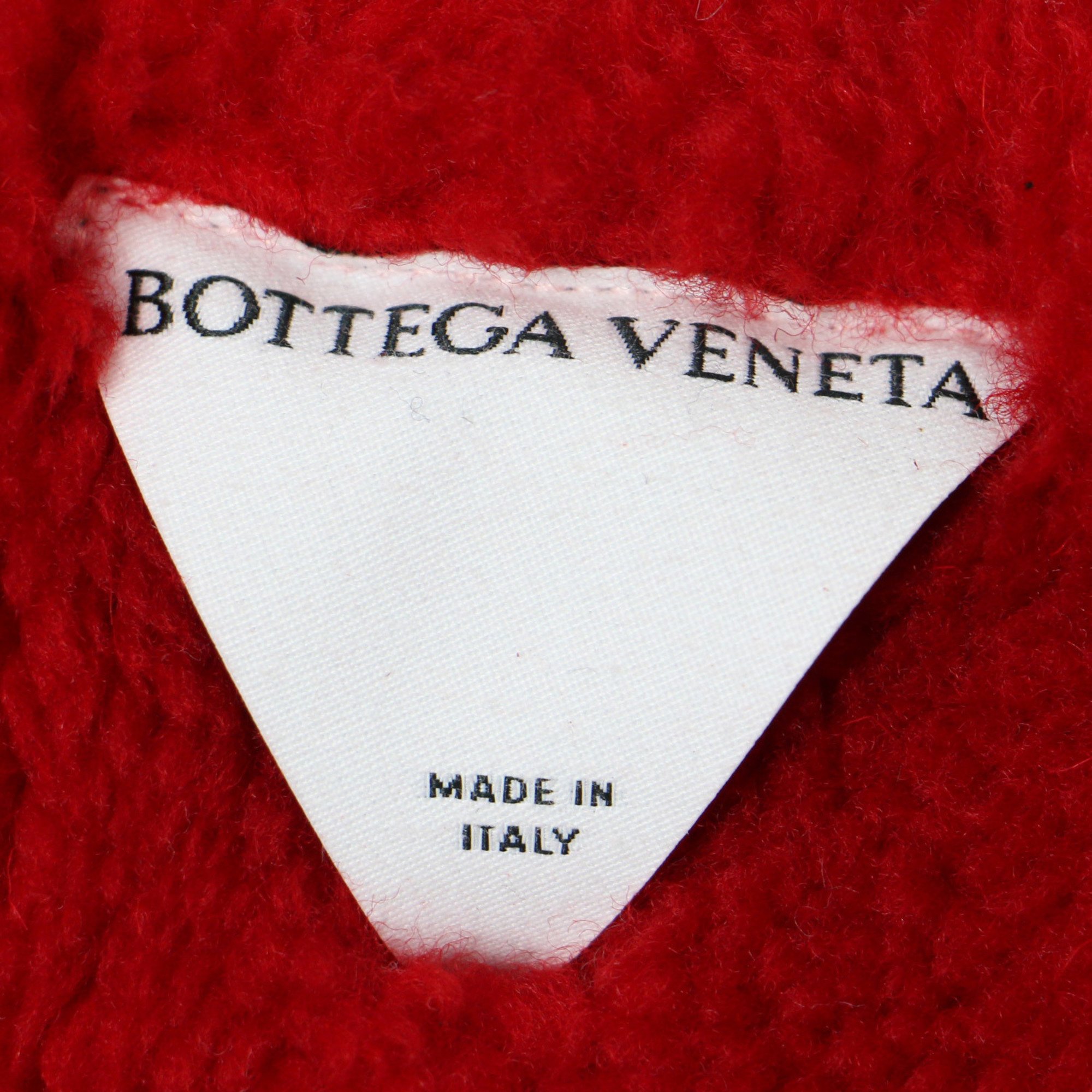 BOTTEGA VENETA Muffler Stole Red Fur Lamb Sheep Shearling Scarf 22 Fall/Winter Elegant