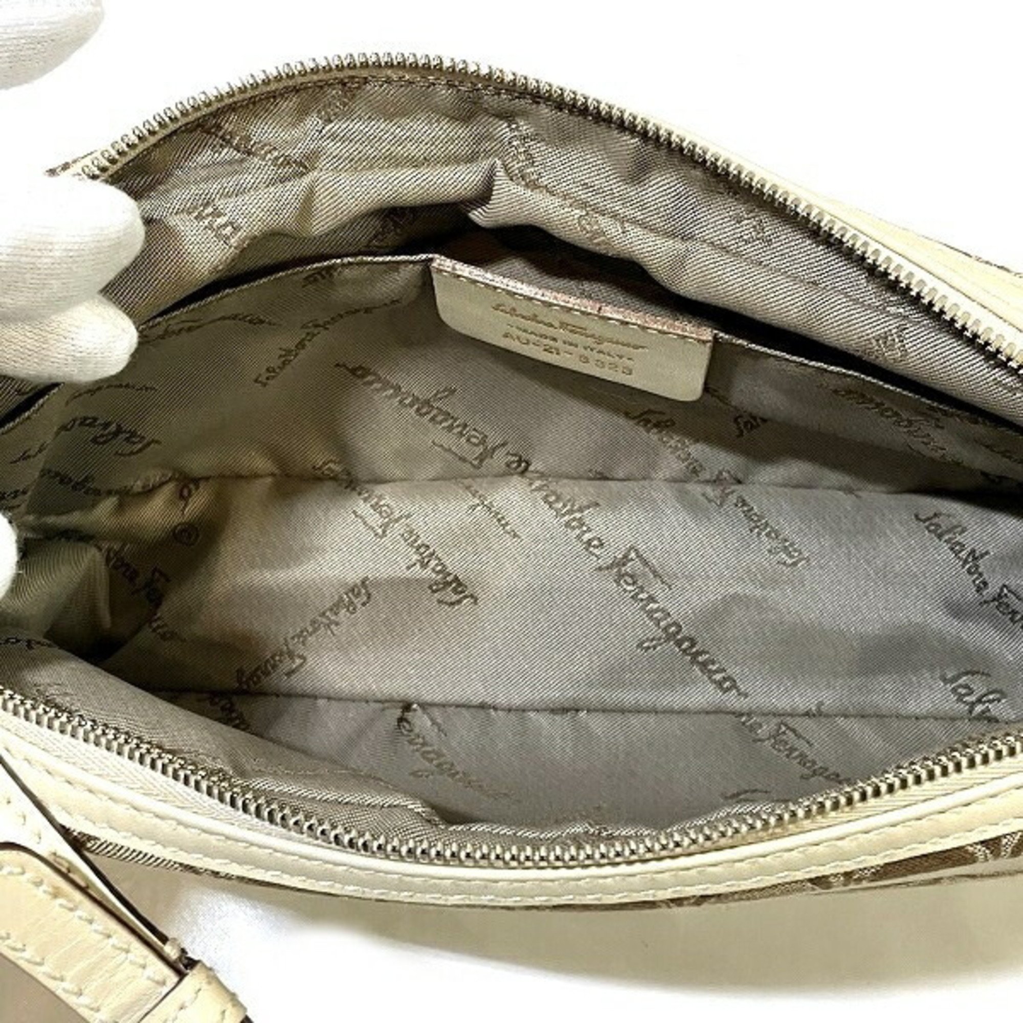 Salvatore Ferragamo Ferragamo Gancini pattern AU-21 3323 bag shoulder handbag ladies