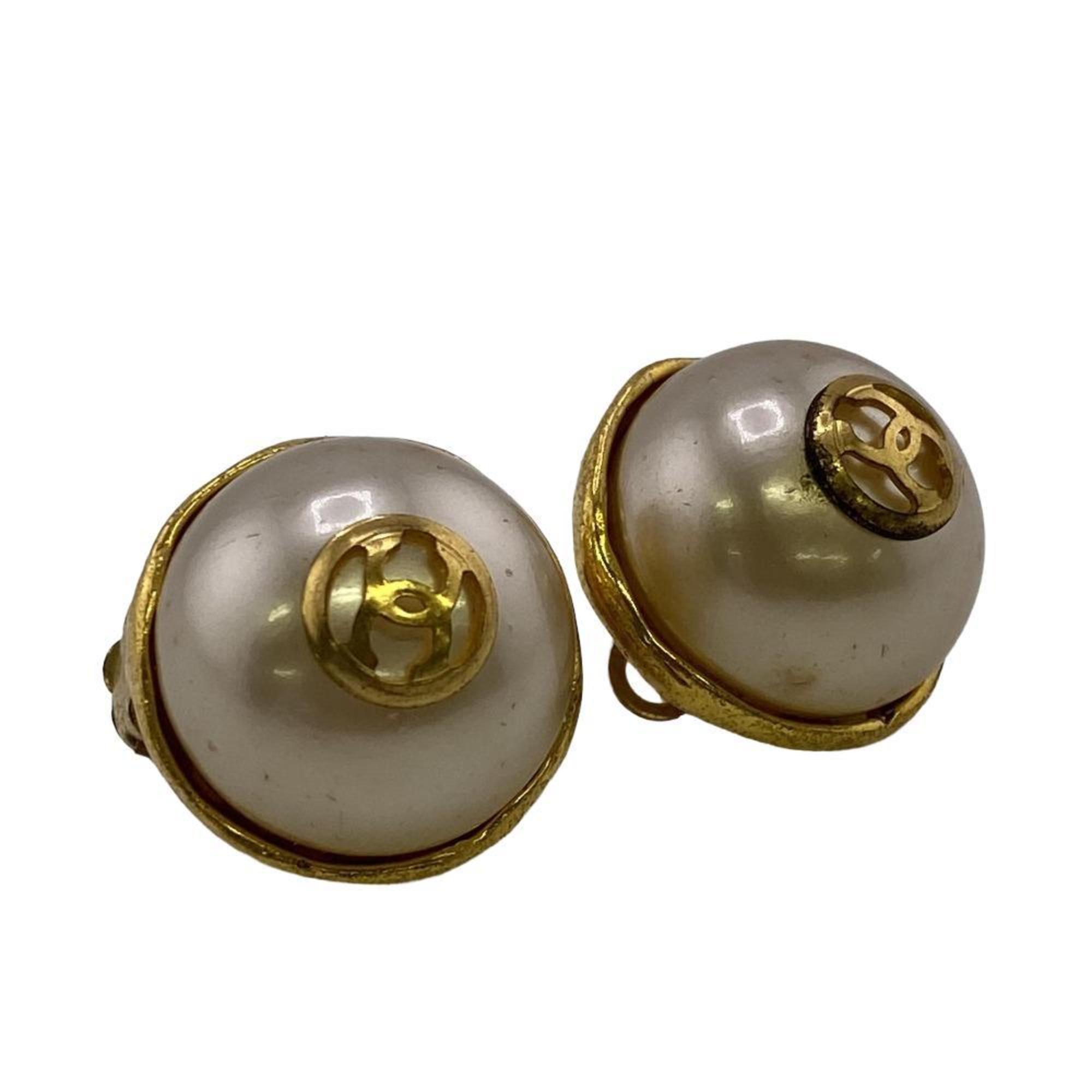 CHANEL 28 Pearl Coco Mark Earrings Gold Ladies
