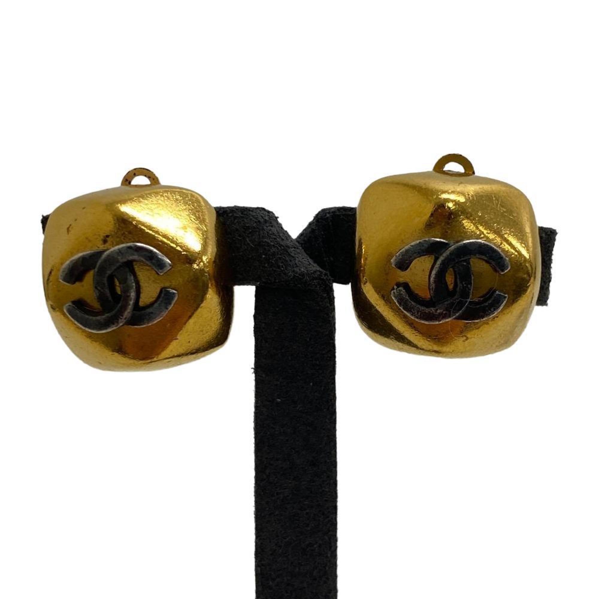 CHANEL 98A Coco Mark Earrings Gold Ladies
