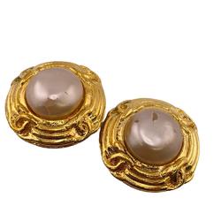 CHANEL Fake Pearl 29 Coco Mark Earrings Gold Ladies