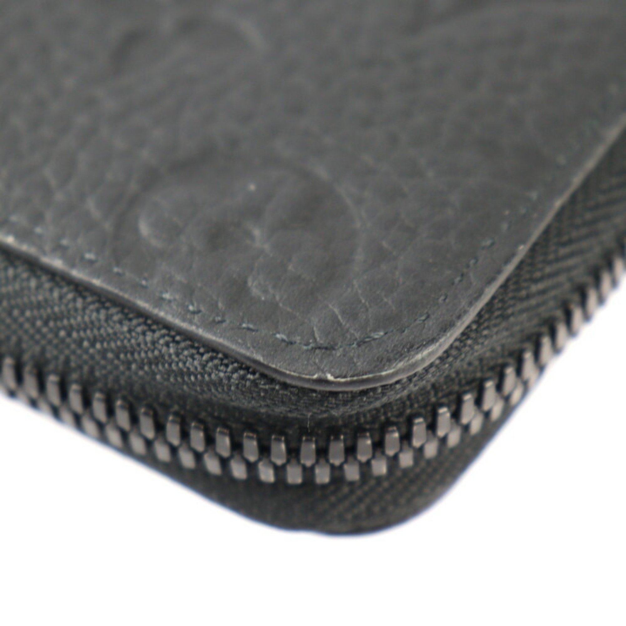 LOUIS VUITTON Zippy Wallet Vertical Monogram Embossed Long M69047 Taurillon Leather Black Round Vuitton