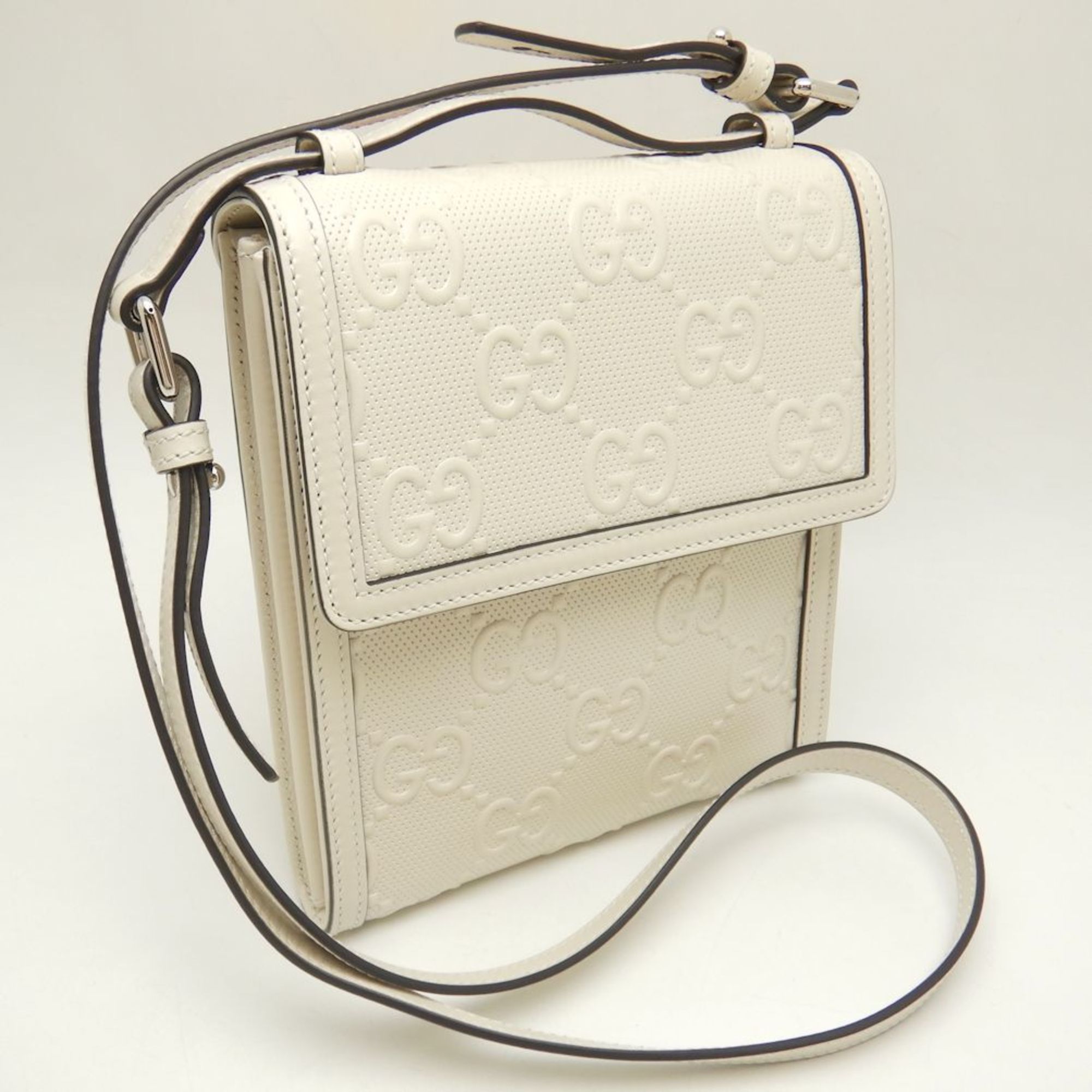 GUCCI 625782 Messenger bag GG embossed leather ivory 250881