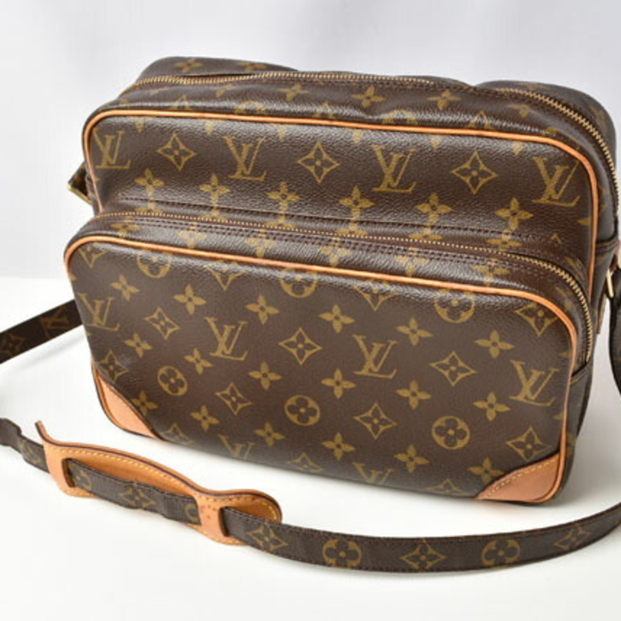 Louis Vuitton Shoulder Bag Pochette LOUIS VUITTON Nile M45244 Monogram