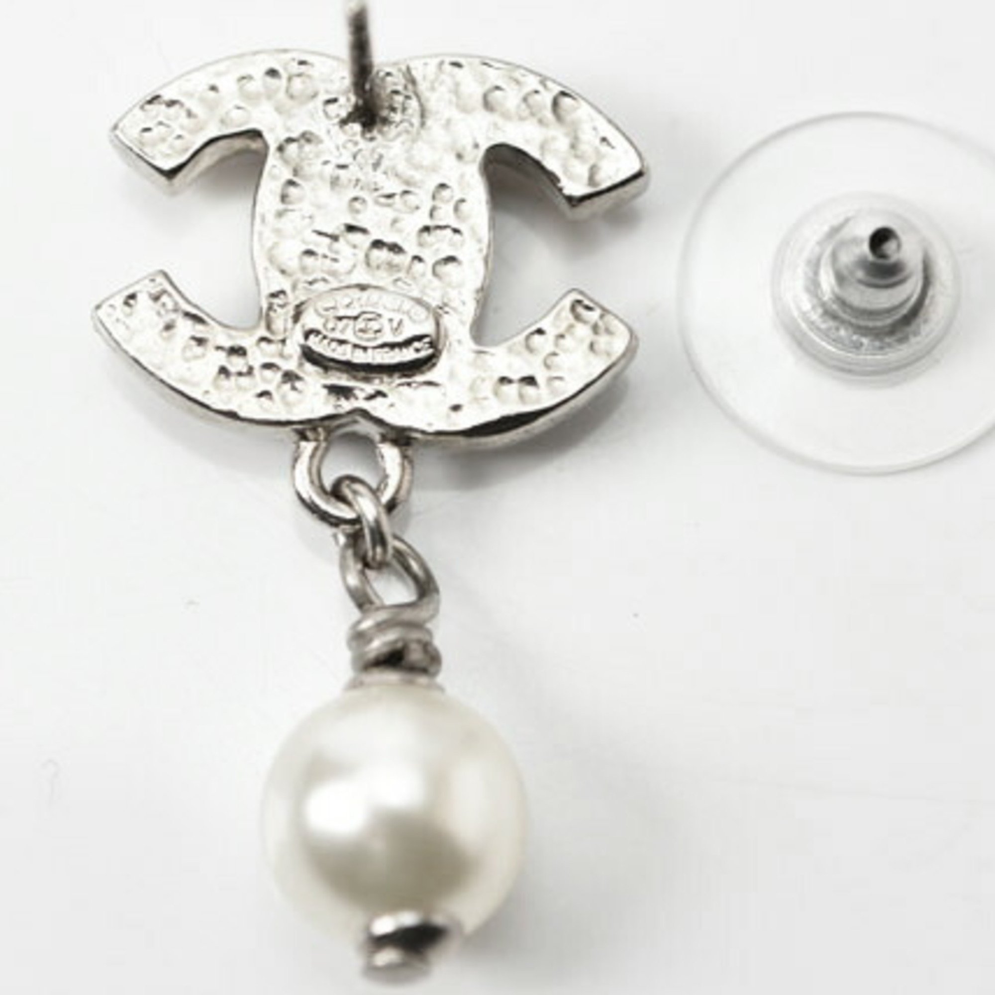 CHANEL earrings CC motif here mark swing pearl silver white