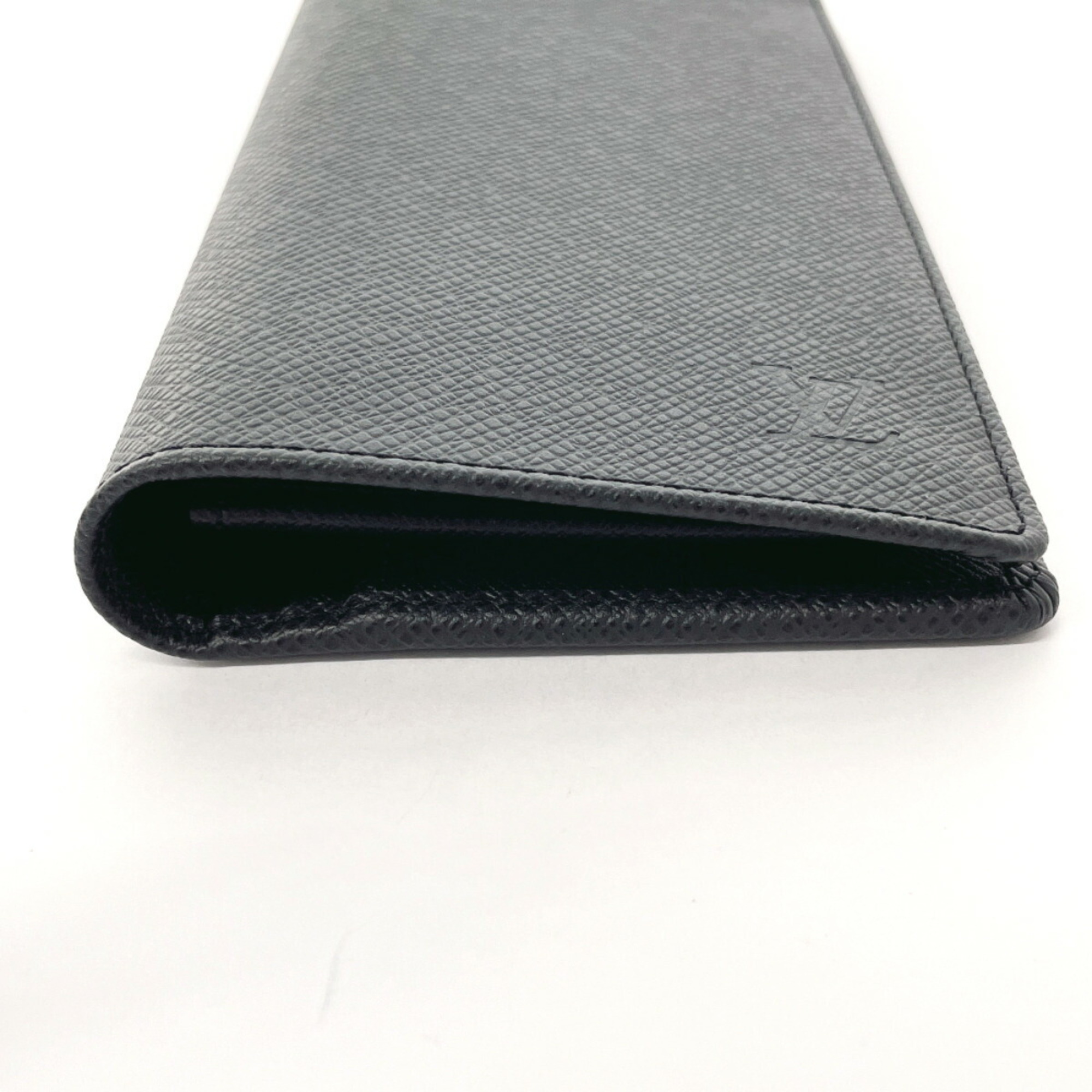 LOUIS VUITTON Portefeuil Brazza M32572 Long Wallet Taiga Black Men's