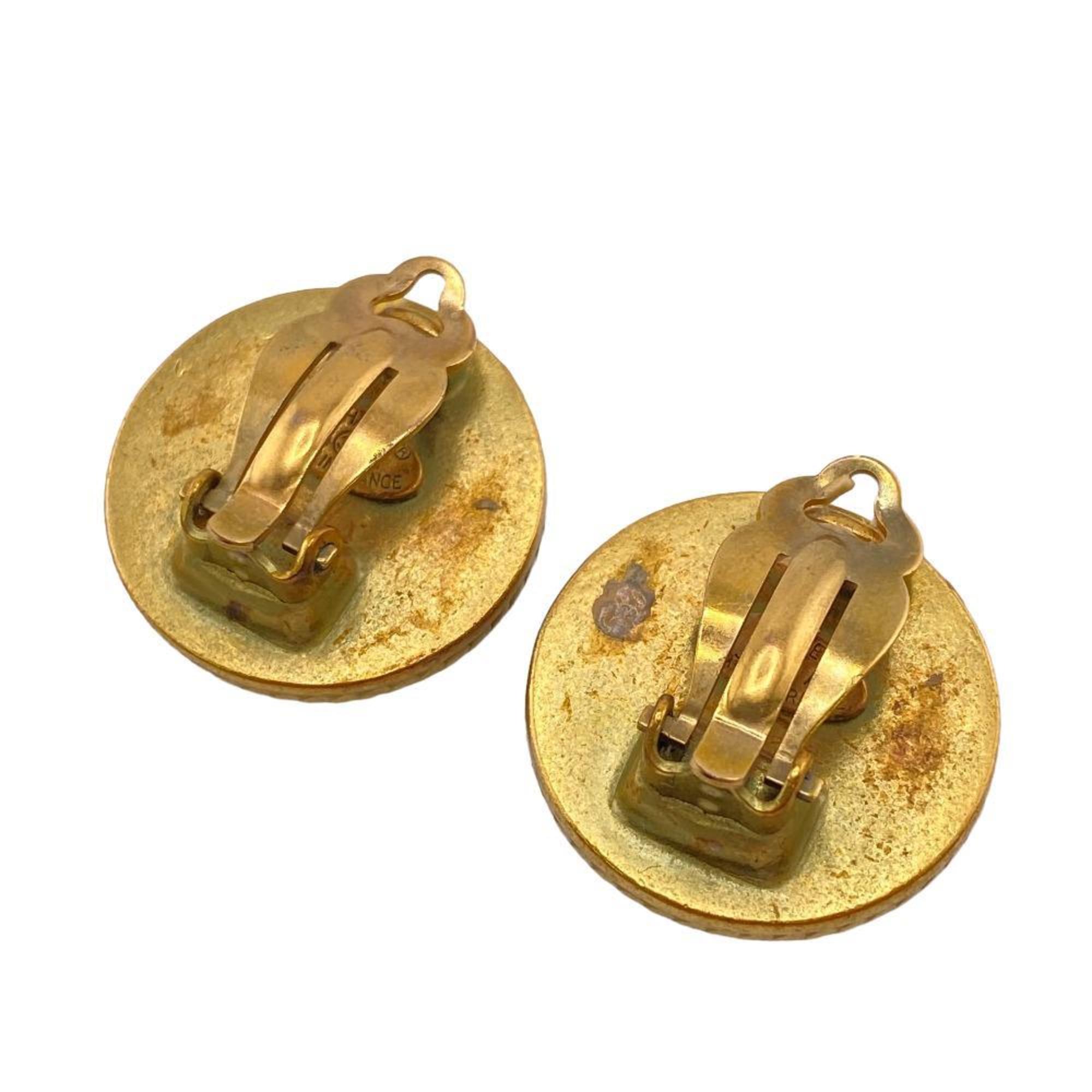 CHANEL Wood shell button 94A here mark earrings gold ladies Z0005002