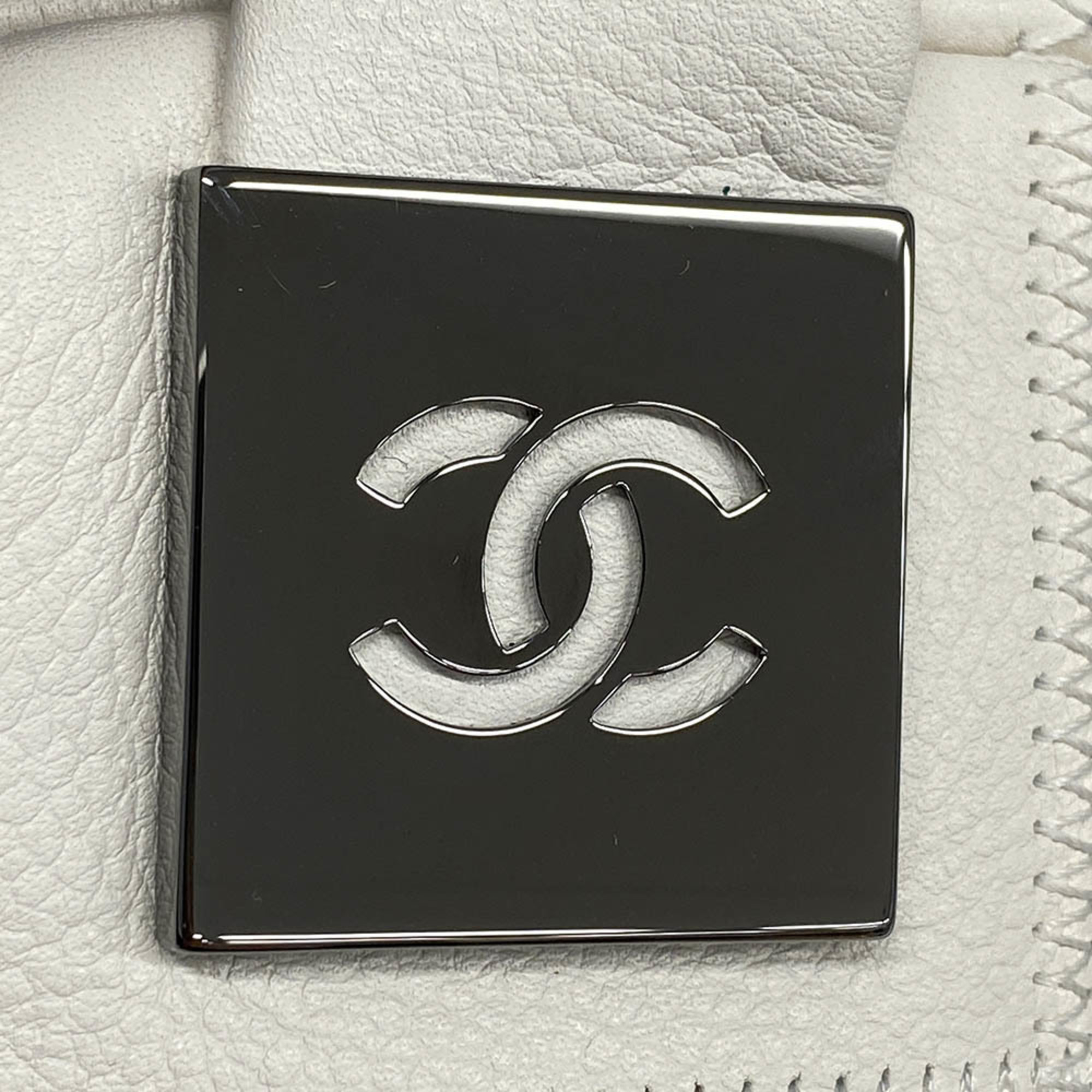 Chanel handbag chocolate bar caviar skin white ladies