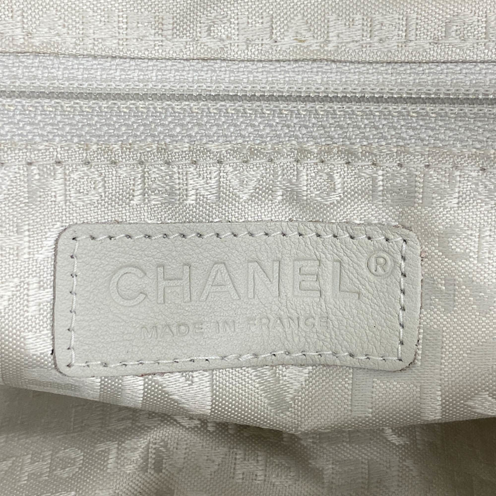 Chanel handbag chocolate bar caviar skin white ladies
