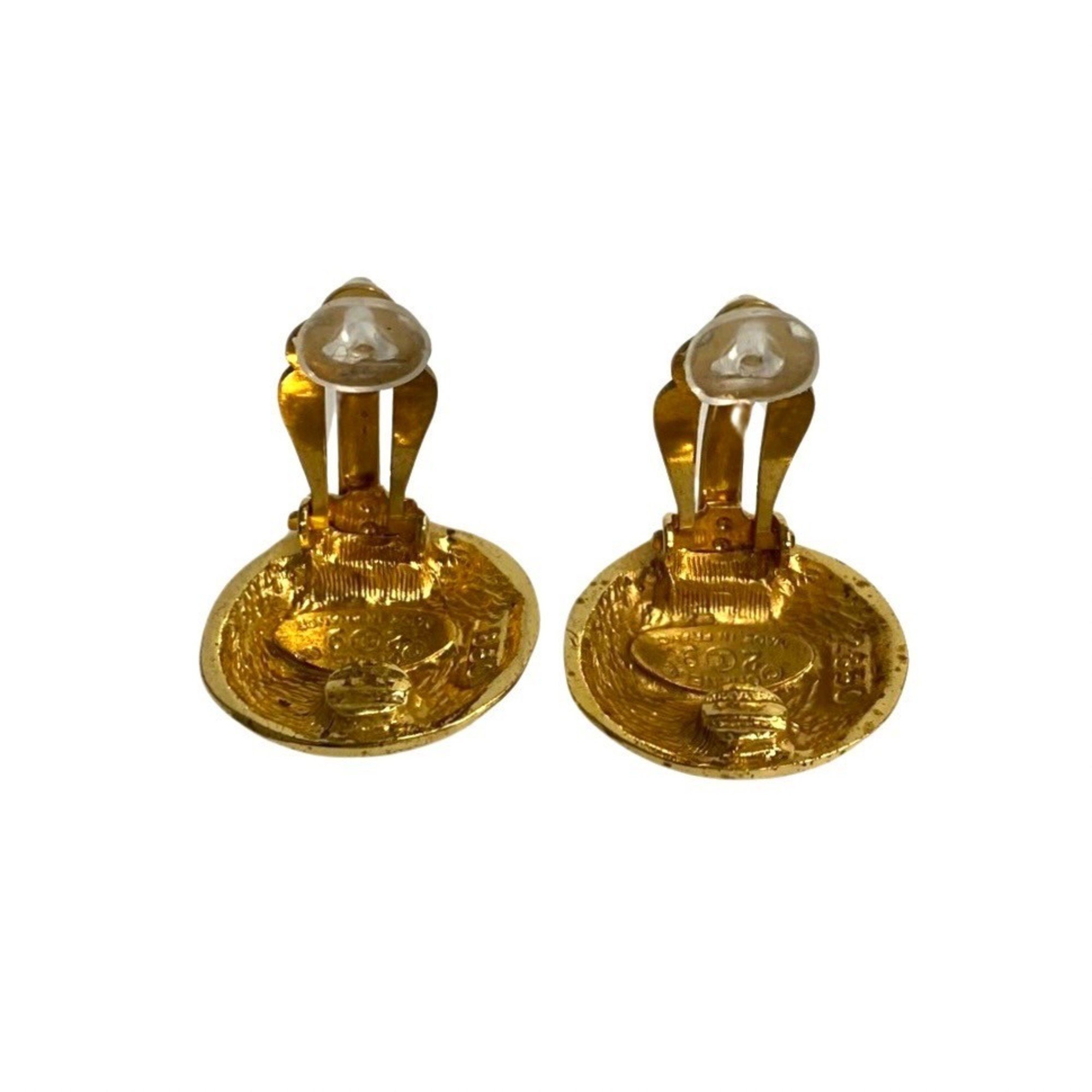 CHANEL 29 engraved here mark metal fittings earrings gold 12842