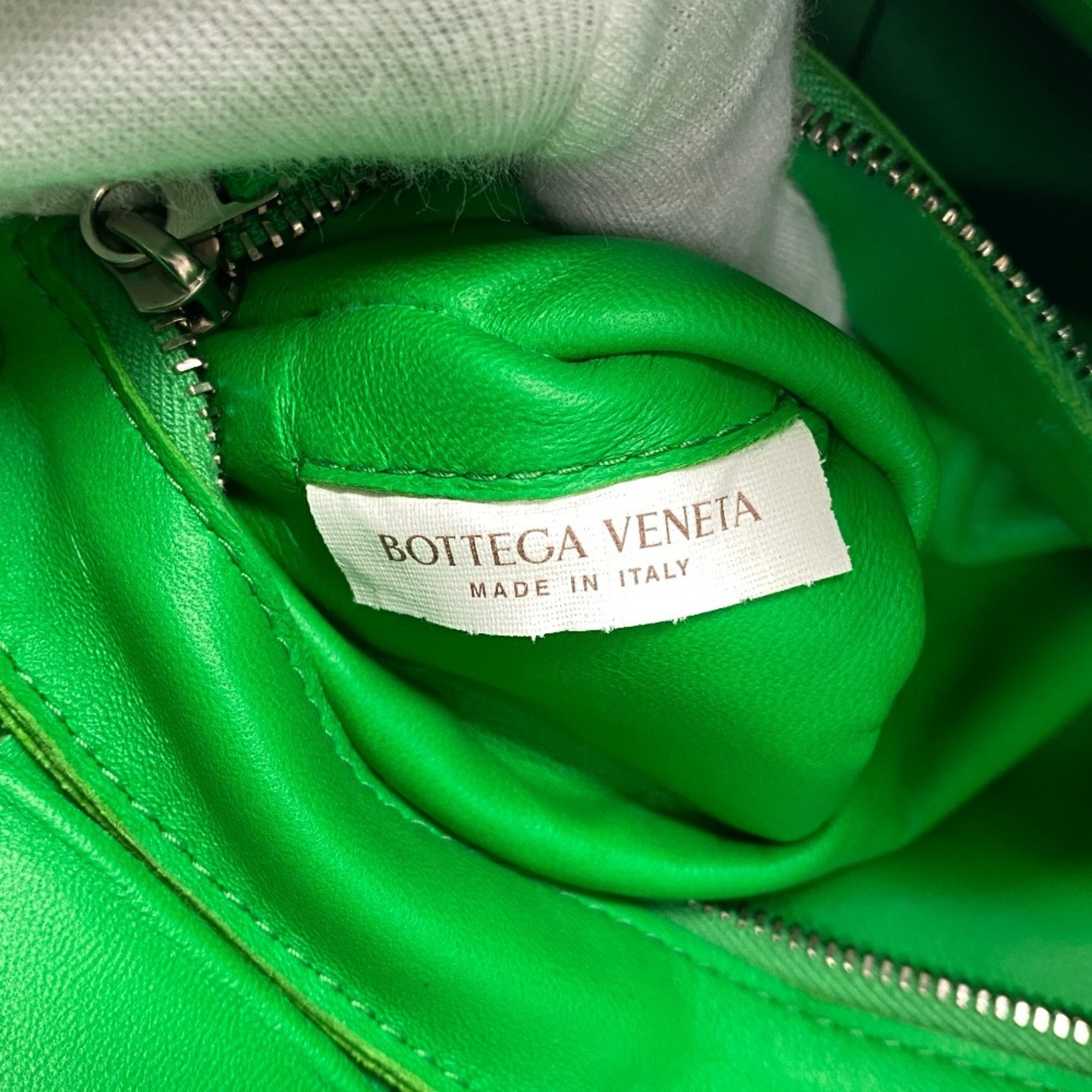 BOTTEGAVENETA Bottega Veneta Maxi Intrecciato Cassette Shoulder Bag Green Unisex Z0005782