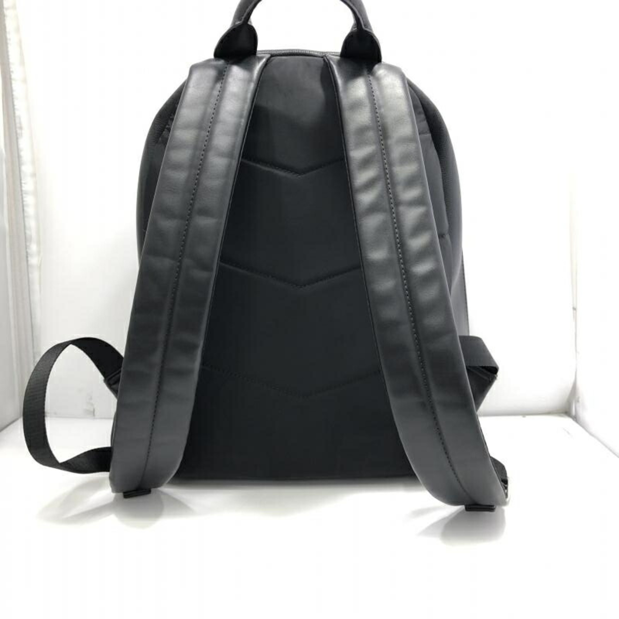 EMPORIO ARMANI Leather Backpack Black △Zip Peeling Emporio Armani