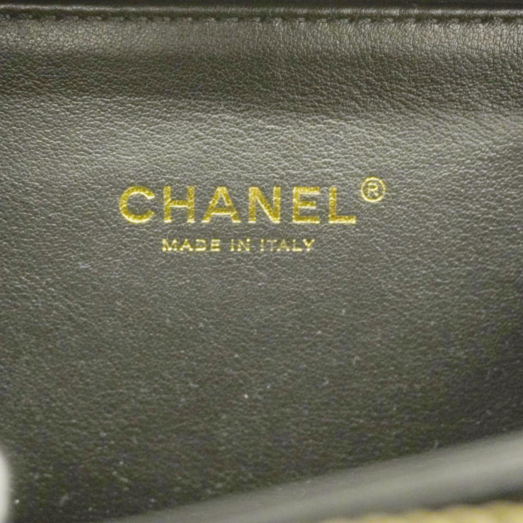 Chanel handbag CC filigree chain shoulder caviar skin black champagne ladies