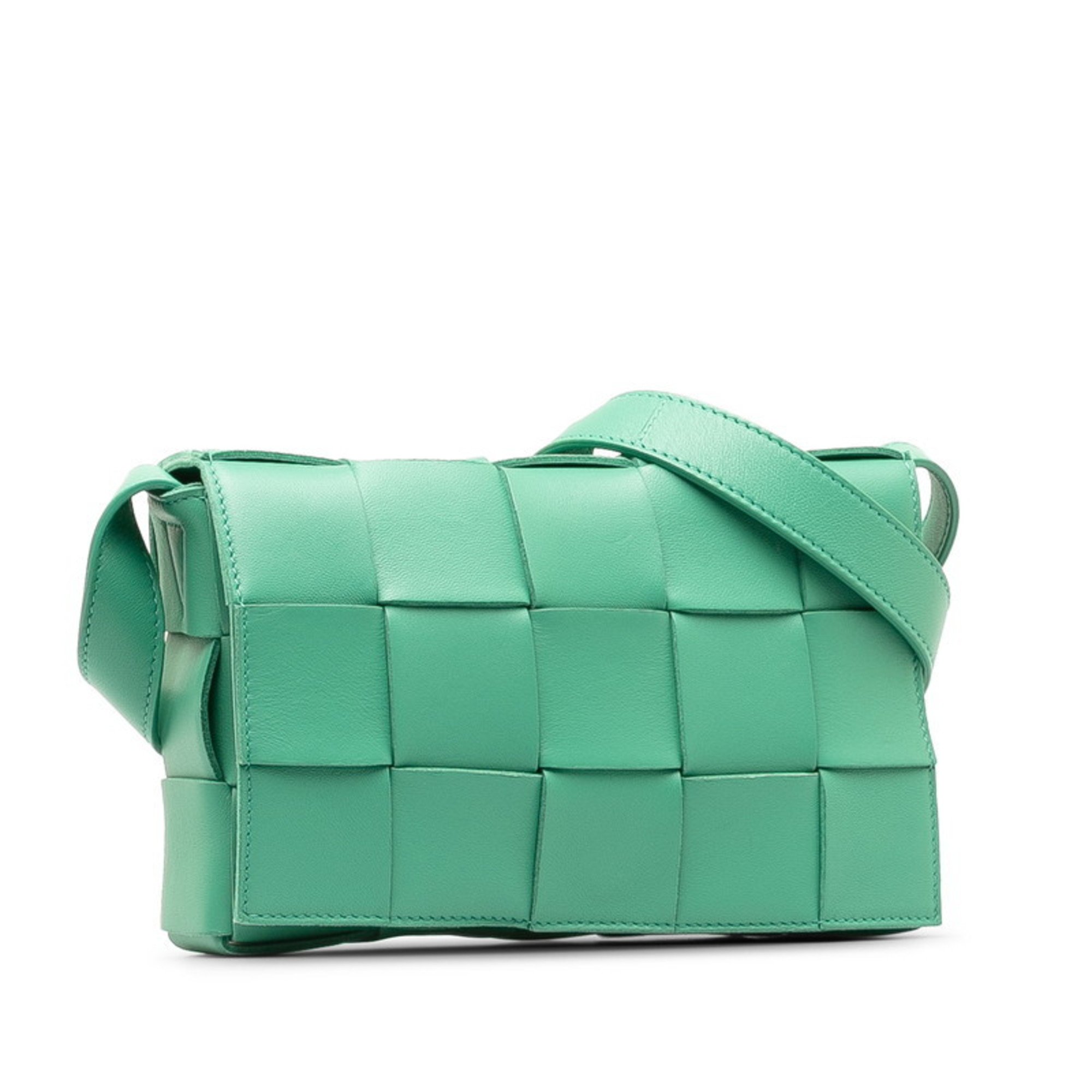 Bottega Veneta Maxi Intrecciato Cassette Shoulder Bag Paraquito Green Leather Women's BOTTEGAVENETA