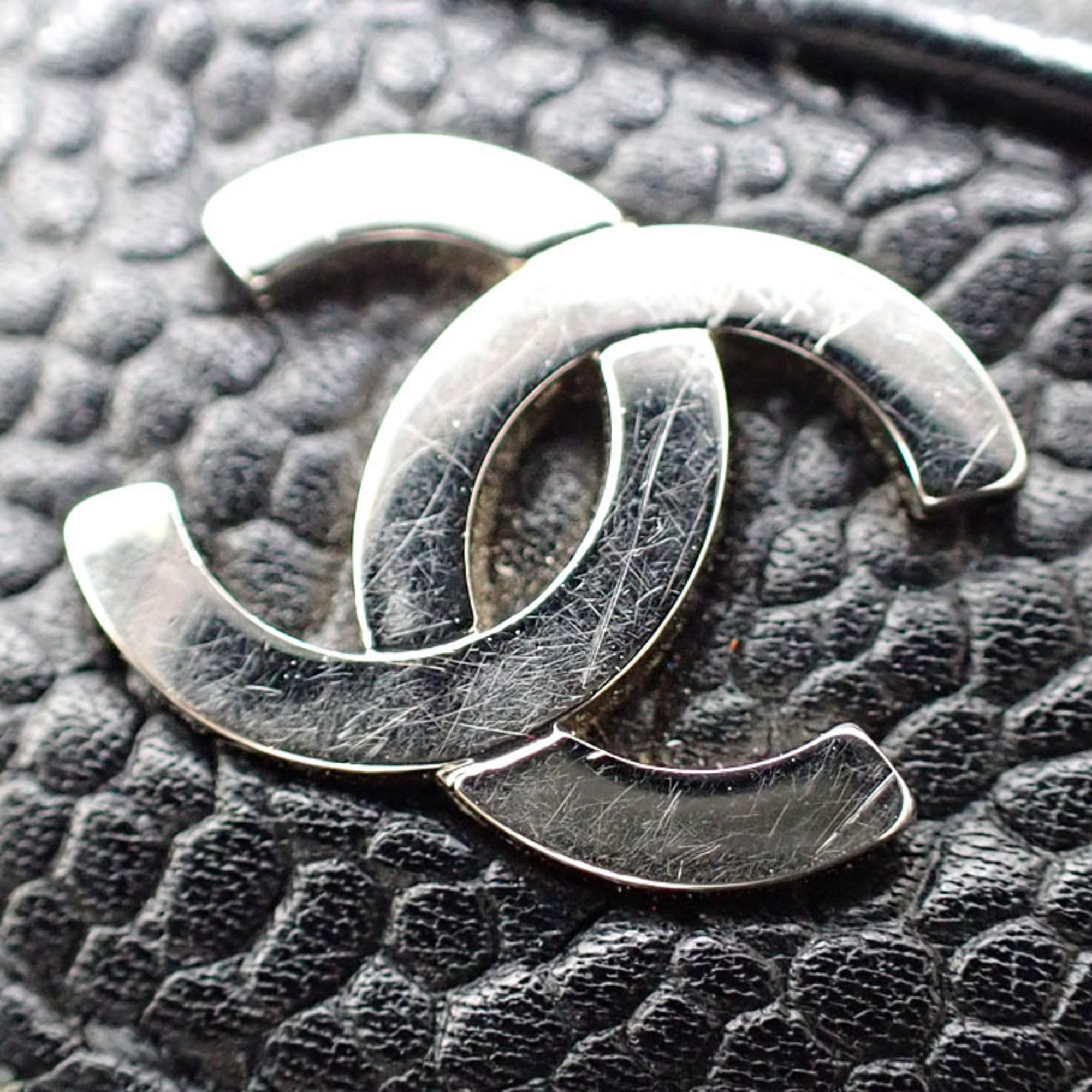 Chanel Coin Case Matelasse Women's Black Caviar Skin Purse Coco Mark 042154