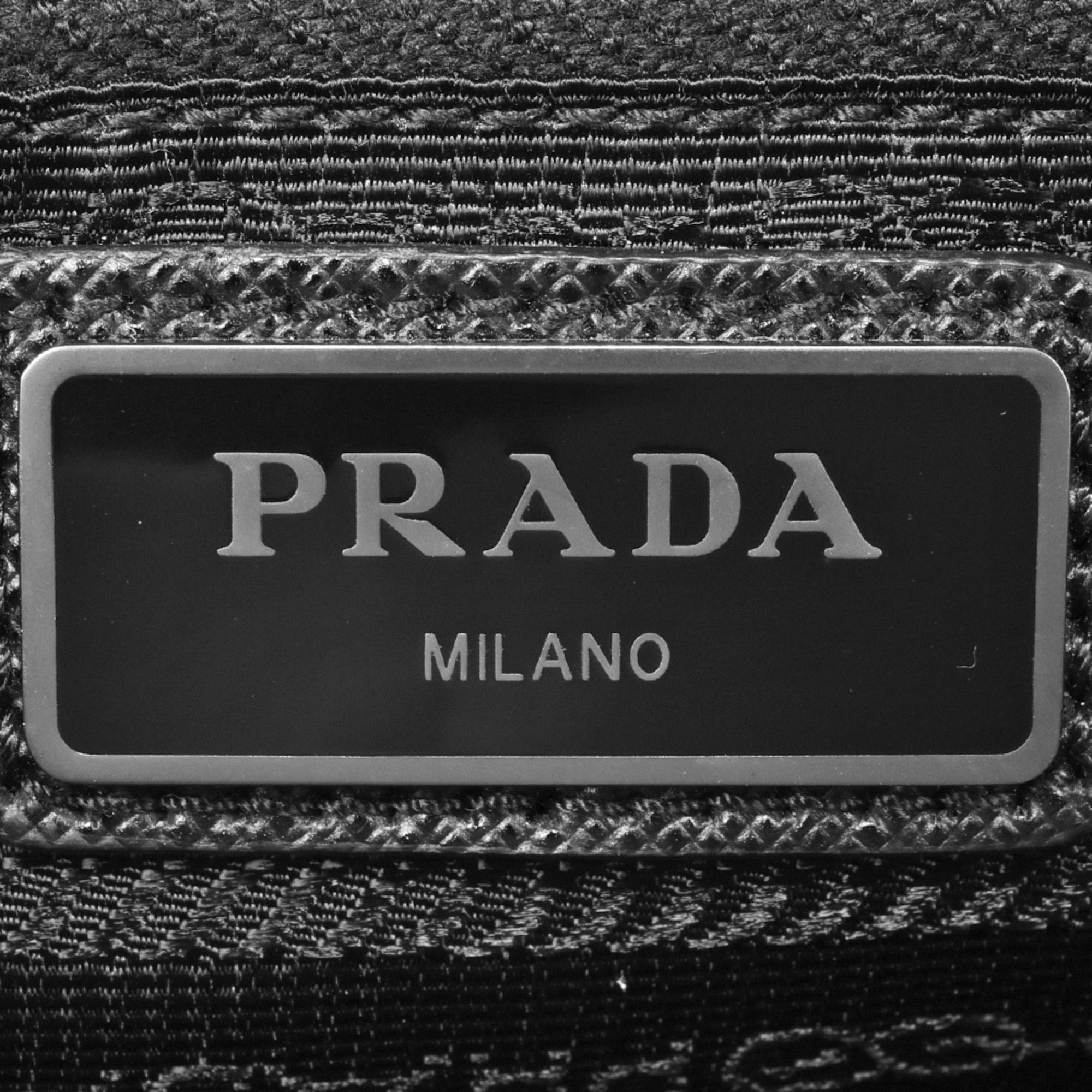 PRADA Plate Re-Nylon Waist Bag Nylon Saffiano Leather 2VL977 Black ITDA5LMDQQXE