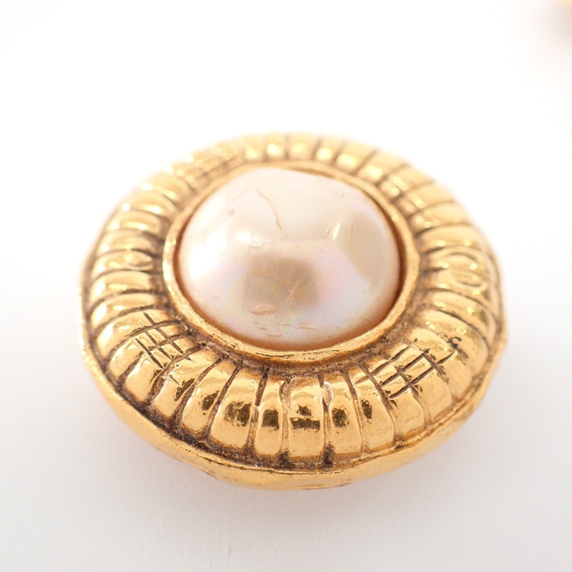 CHANEL 2405 Imitation Pearl Earrings White Gold Women's