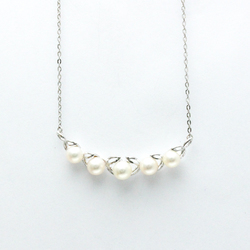 Mikimoto Pearl Leaf Motif Necklace Silver Pearl Men,Women Fashion Pendant Necklace (Silver)