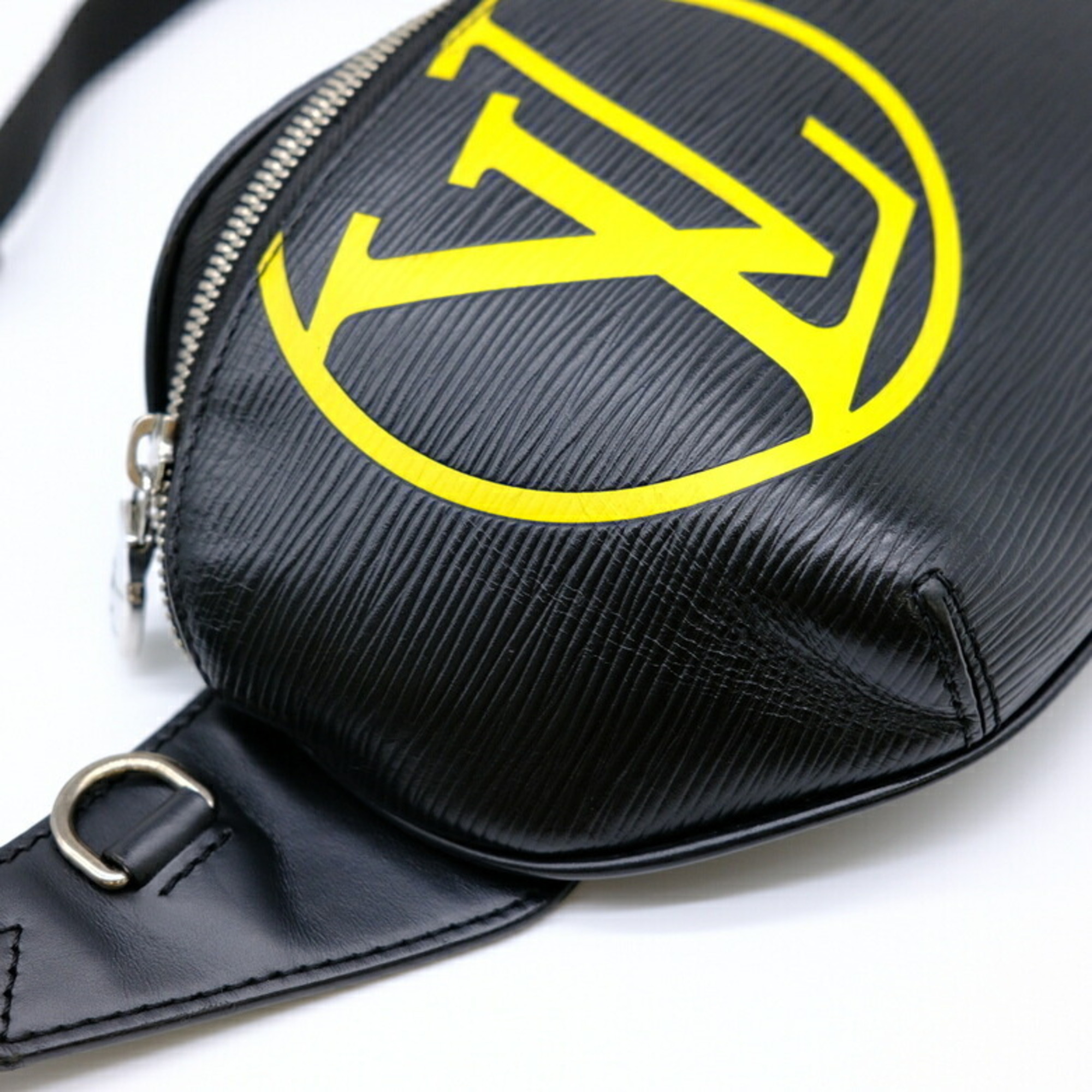 LOUIS VUITTON Louis Vuitton LV Circle Bum Bag Body Waist Pouch Noir Epi Leather M55131 eLADY Globazone