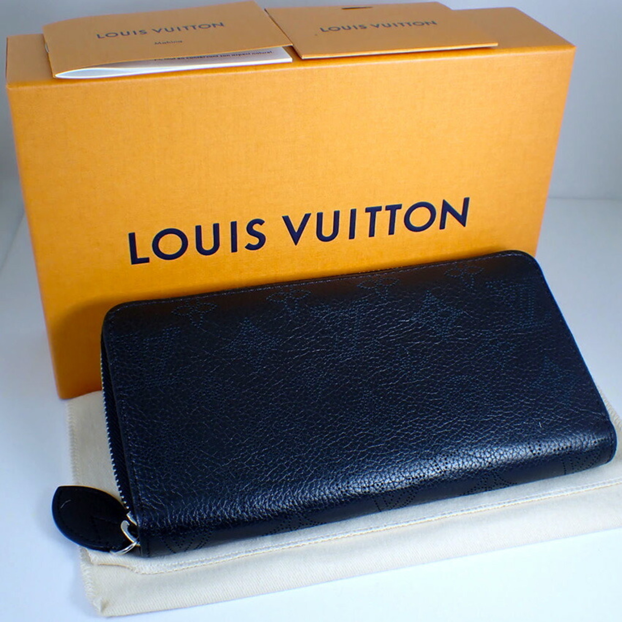 Louis Vuitton Mahina M61867 Zippy Wallet Noir TN0119 Round Zip Long