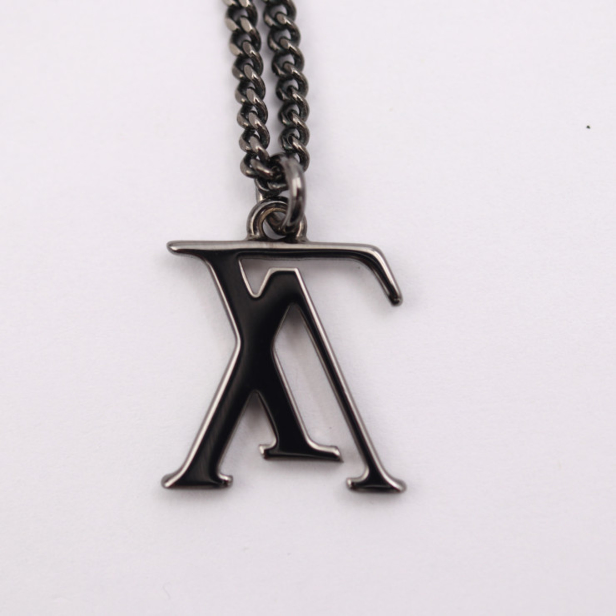 LOUIS VUITTON Louis Vuitton Collier LV Upside Down Necklace M62683 Metal Black Pendant