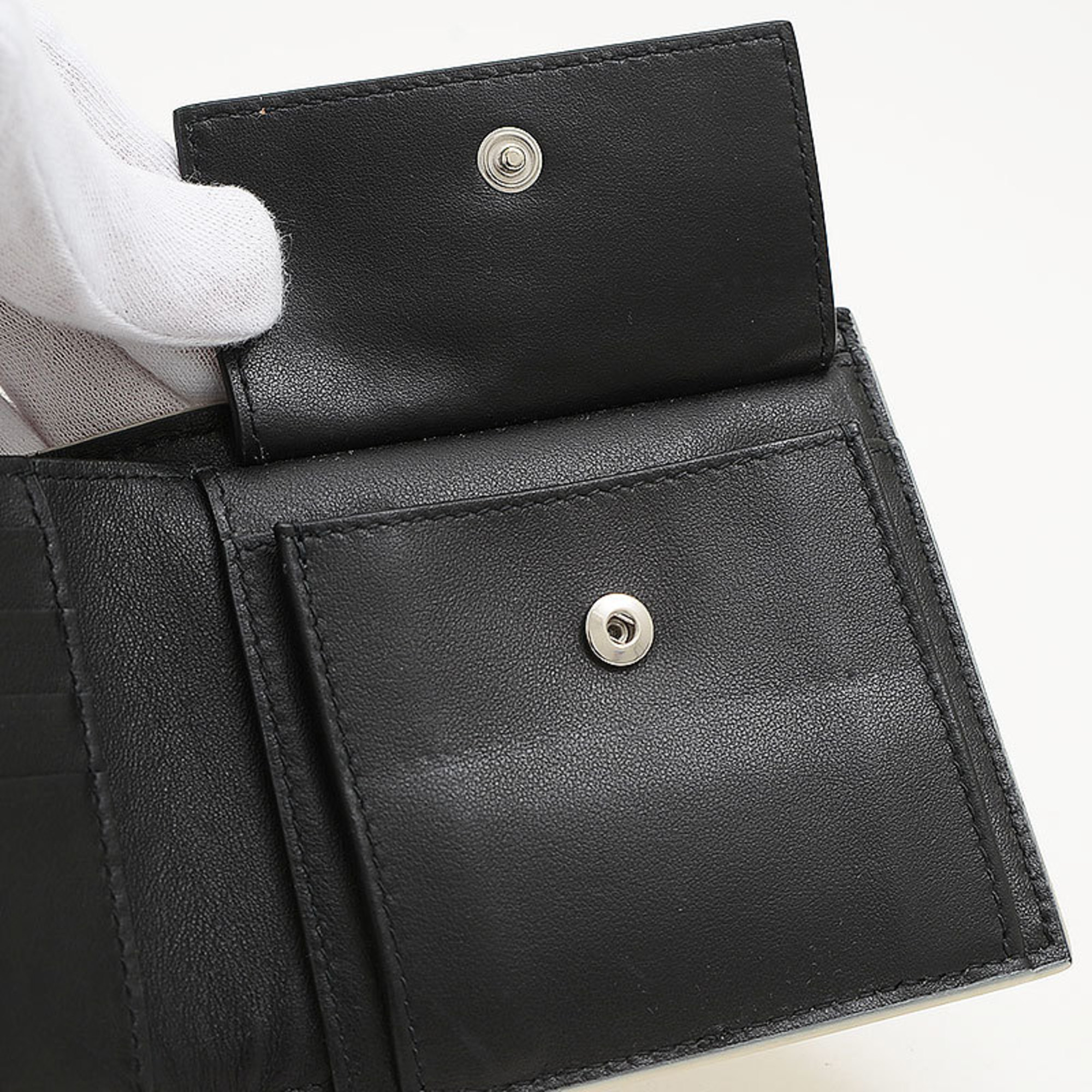Bottega Veneta Intrecciato Bi-fold Wallet Leather Ivory Black 749412