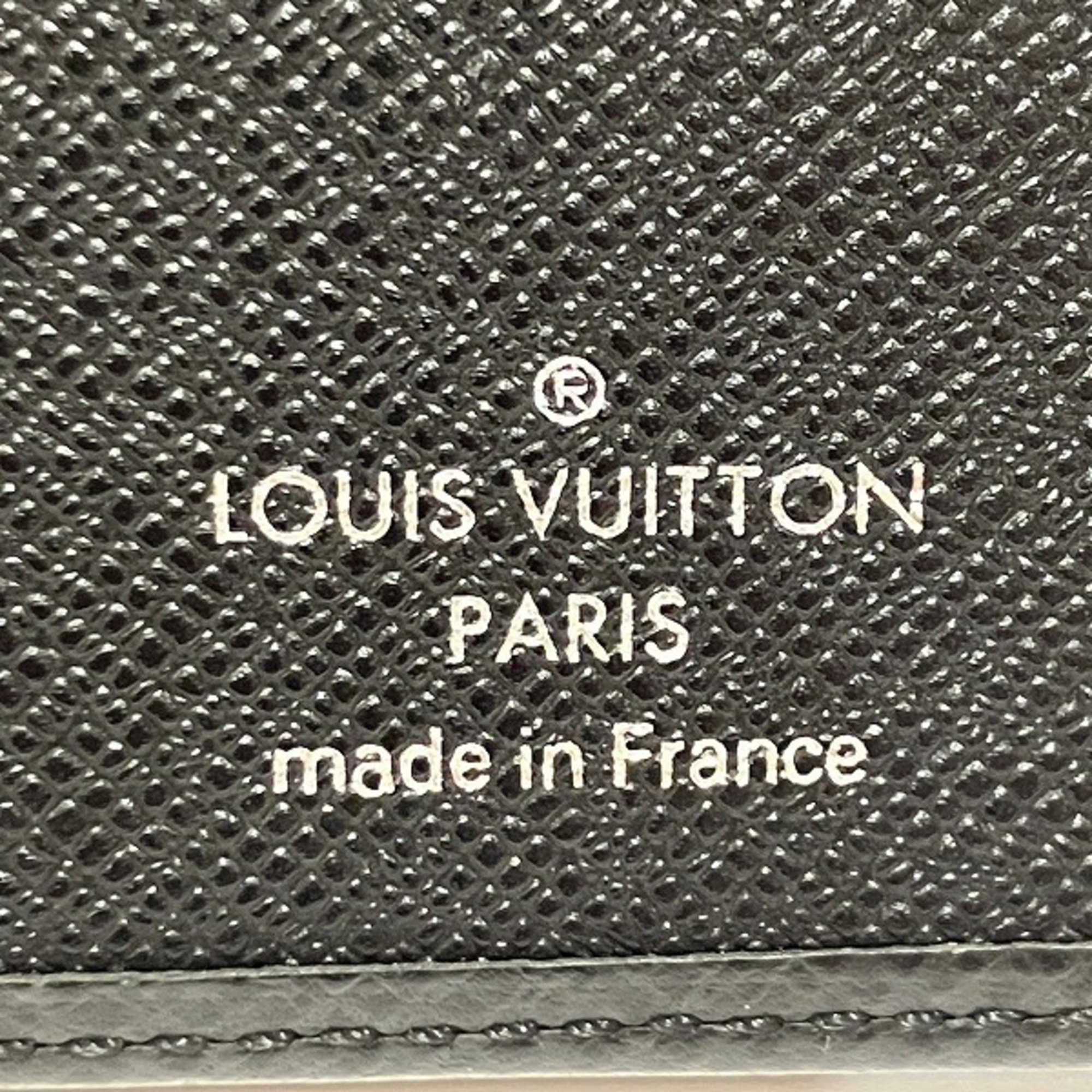 Louis Vuitton Taiga Portefeuille Brazza M32654 Long Wallet Bi-fold Men's