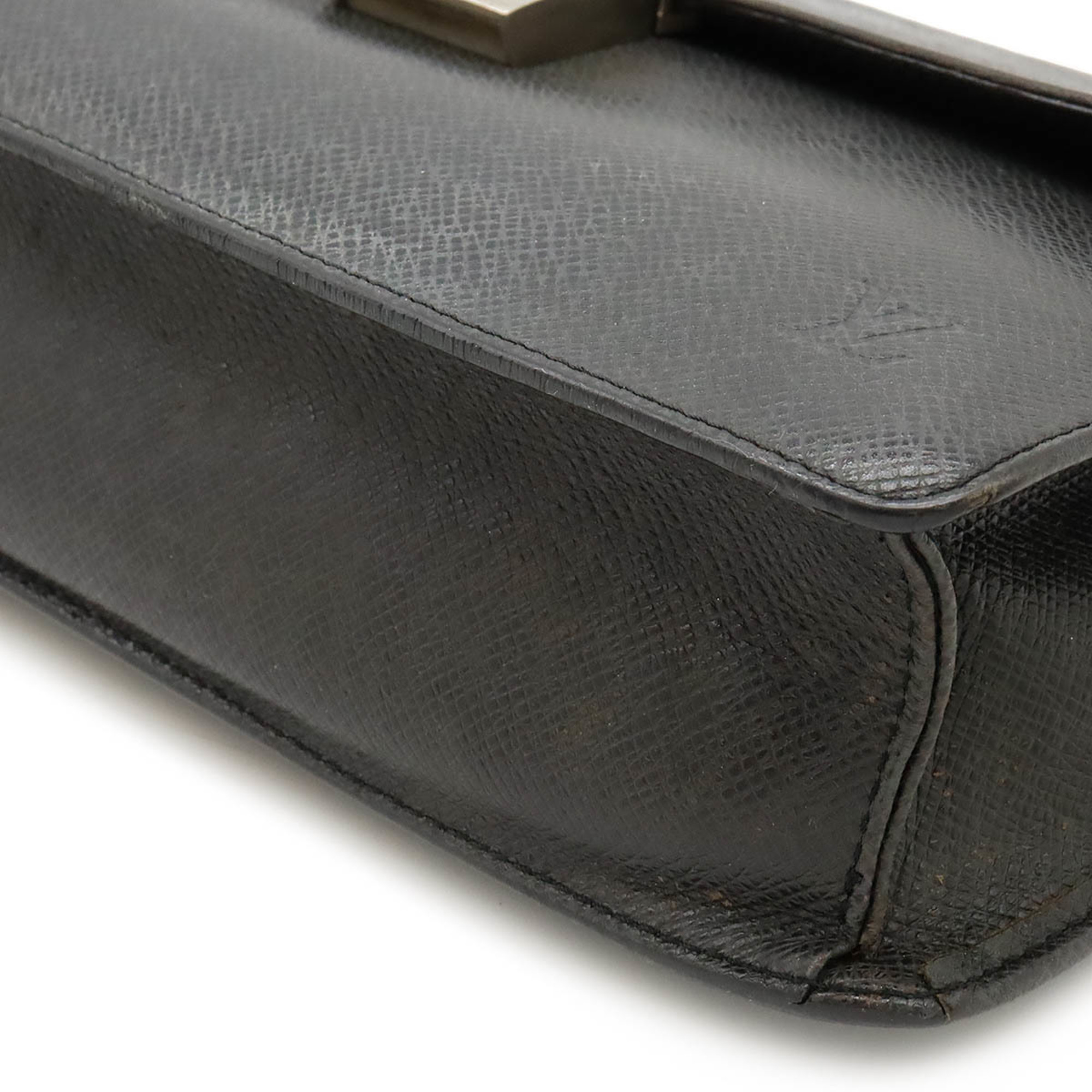 LOUIS VUITTON Taiga Selenga Second Bag Clutch Leather Ardoise Black Non-sticky M30782