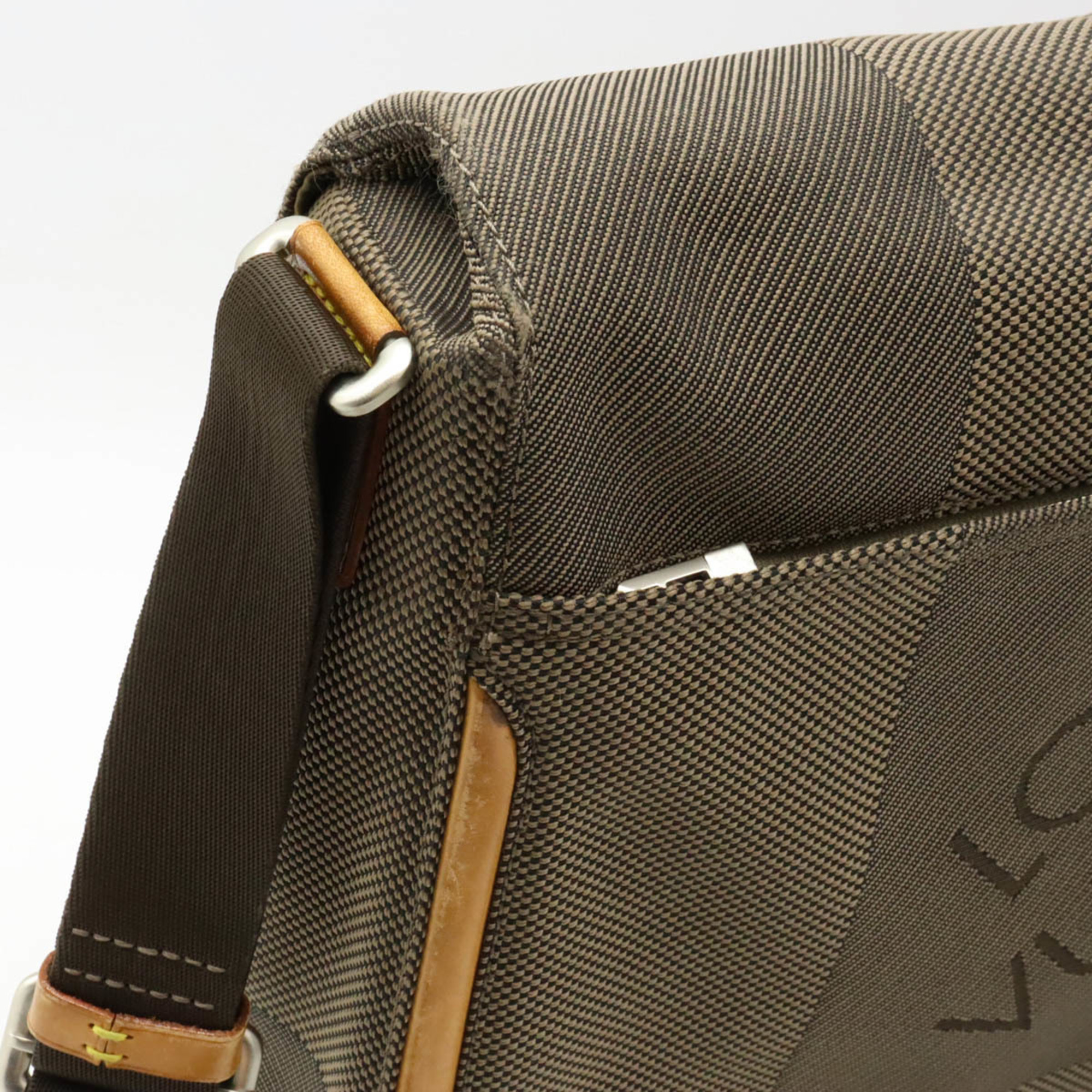 LOUIS VUITTON Damier Geant Messager Bag Shoulder Tail M93030