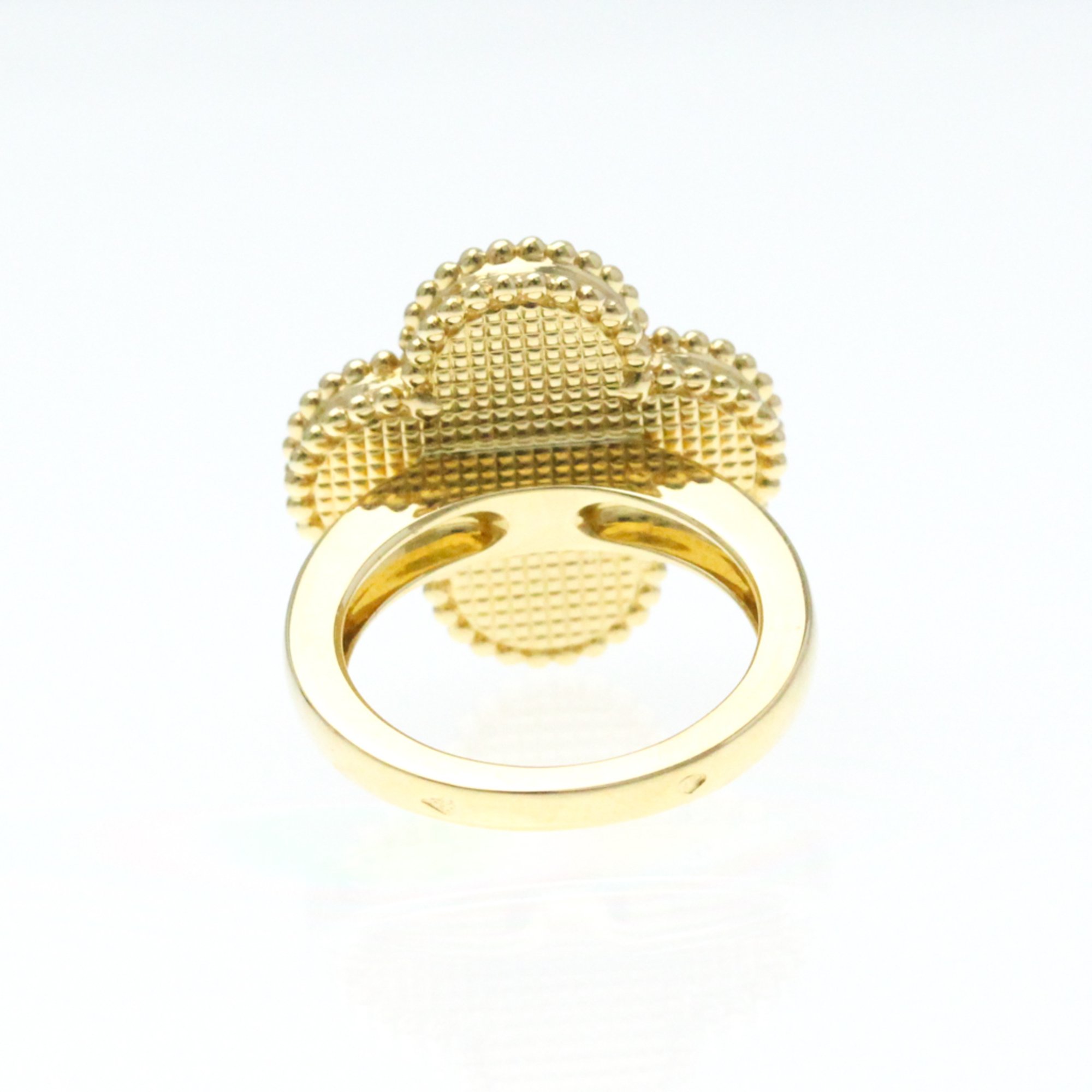 Van Cleef & Arpels Magic Alhambra Ring Yellow Gold (18K) Fashion Shell Band Ring Gold