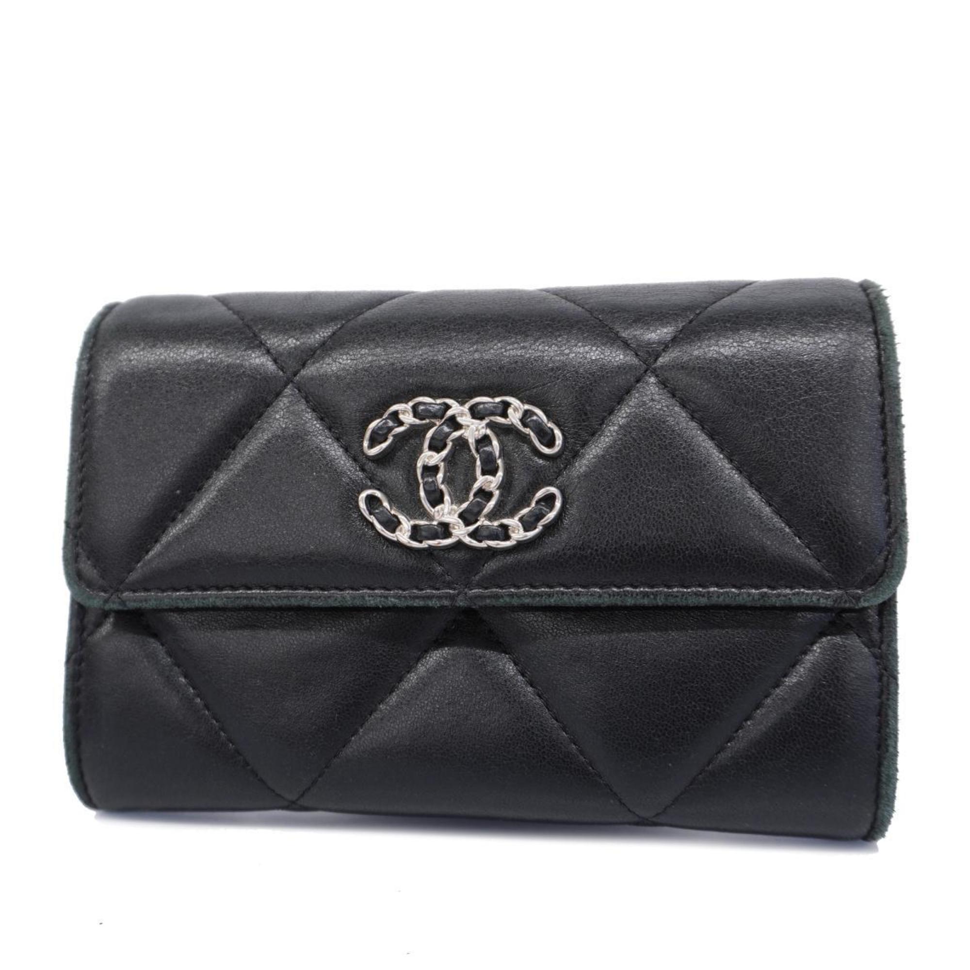 Chanel Wallet Matelasse 19 Lambskin Black Women's