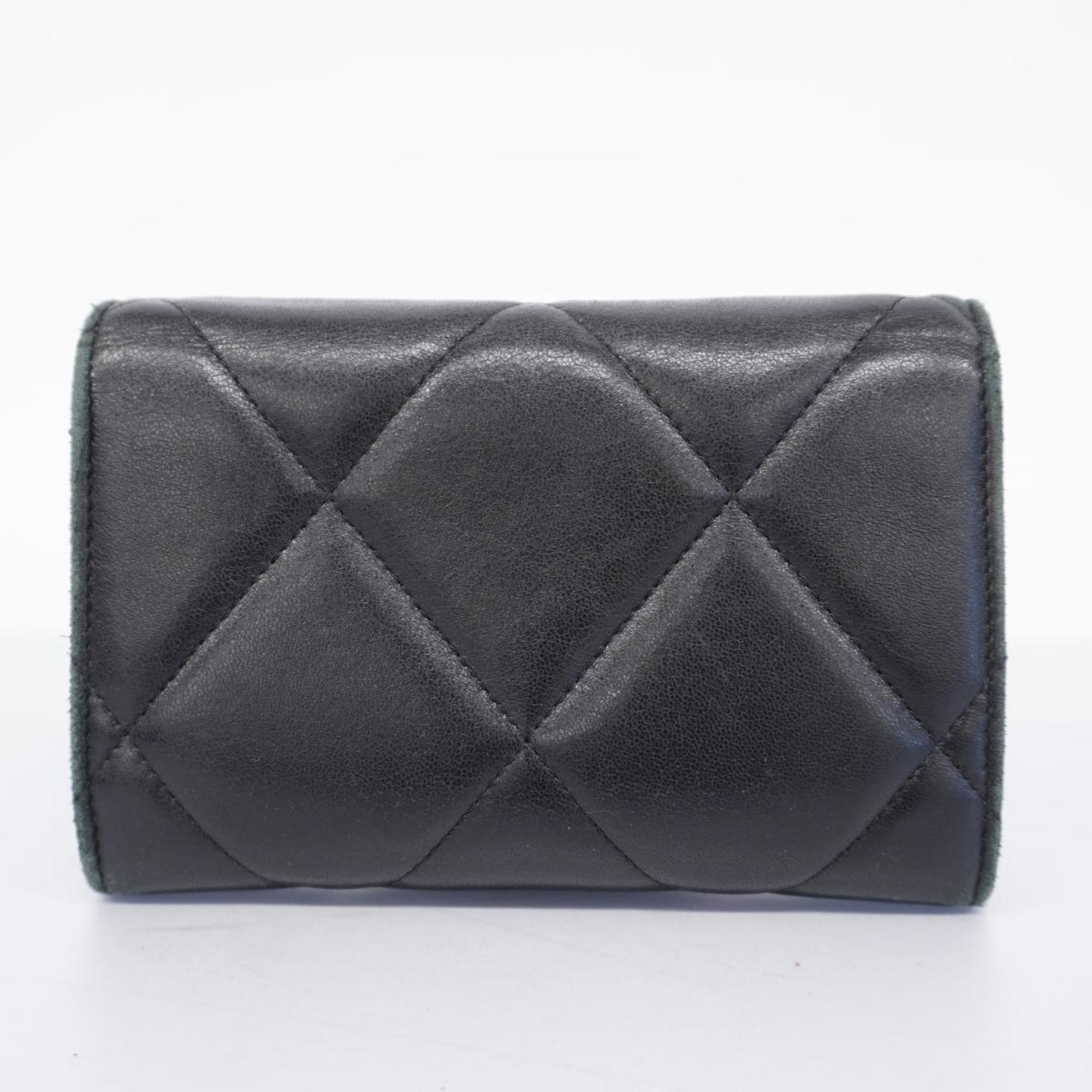 Chanel Wallet Matelasse 19 Lambskin Black Women's