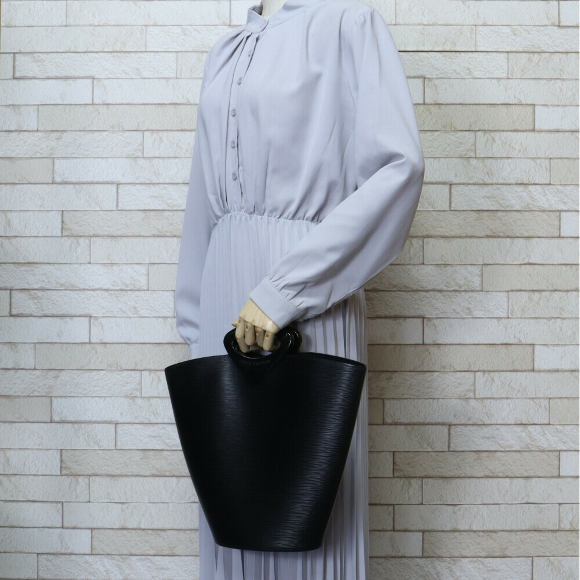 Louis Vuitton Noctumble Epi Handbag Leather M54522 Black Women's LOUIS VUITTON