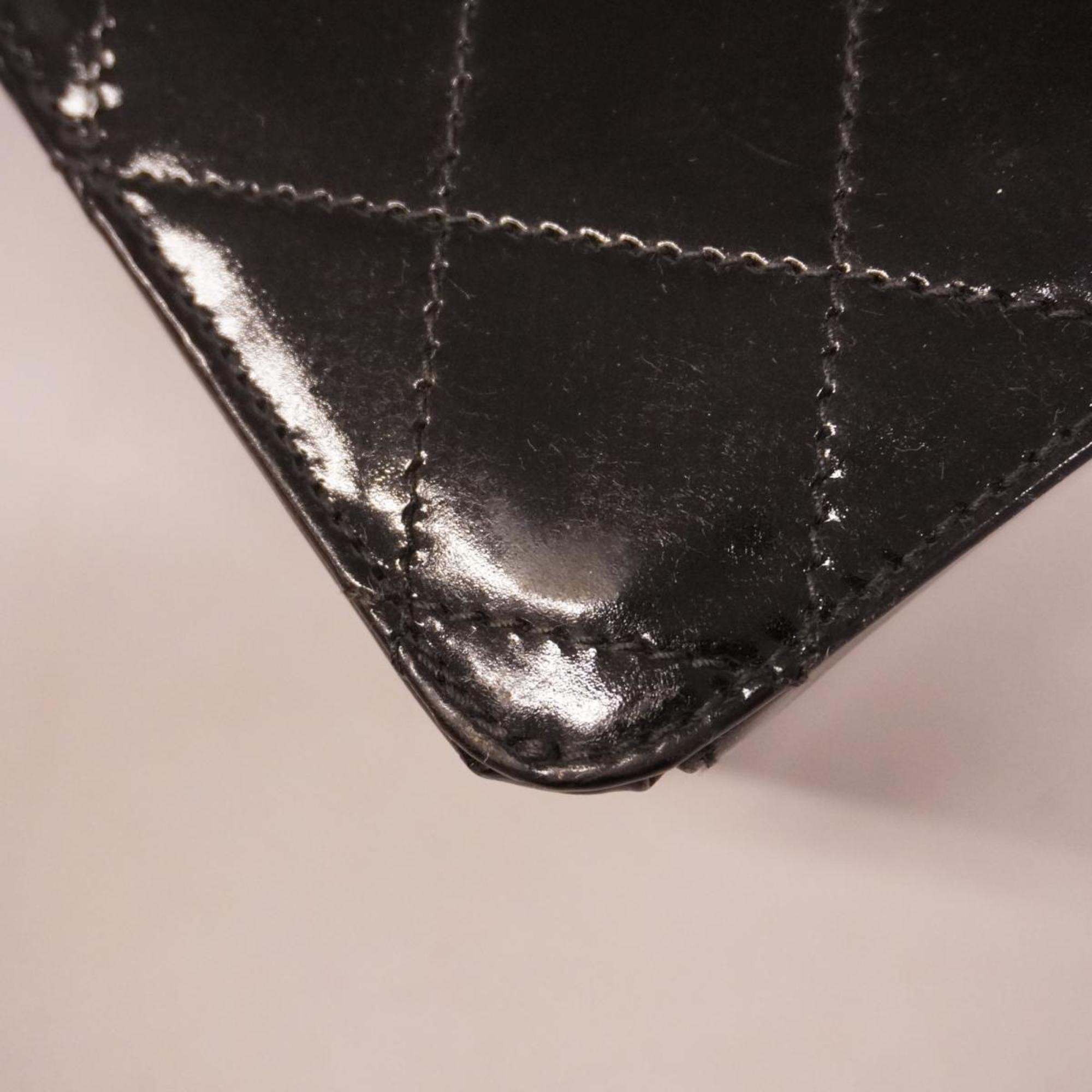 Chanel handbag, matelassé, patent leather, black, ladies