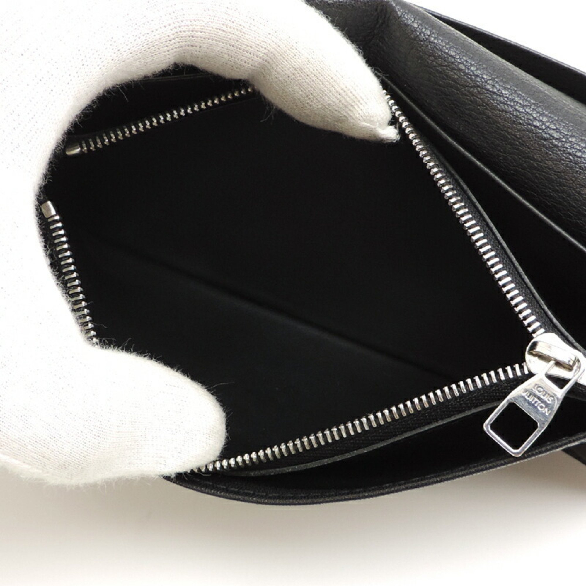 Louis Vuitton Portefeuille Brazza Men's Long Wallet M58192 Taurillon Noir (Black)