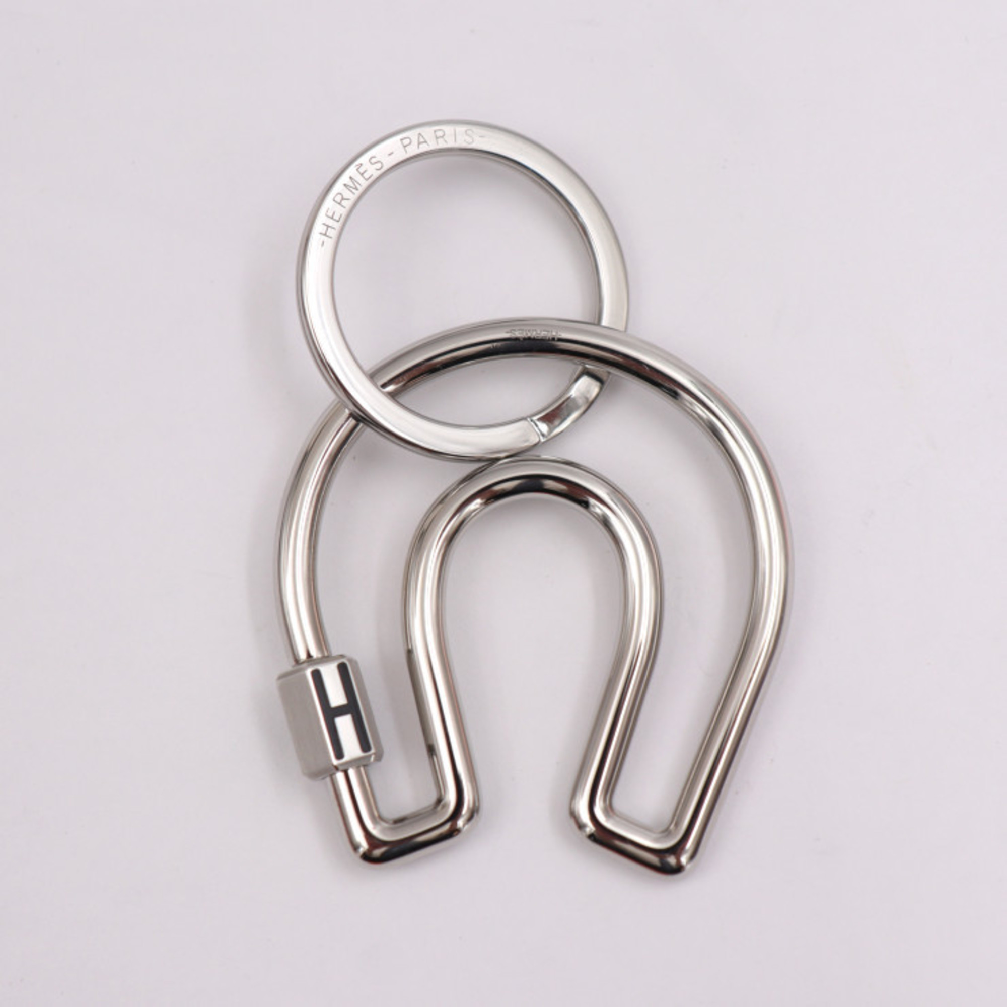 HERMES Hermes Feuille a Cheval Keychain Metal Silver Black Keyring Carabiner Bag Charm