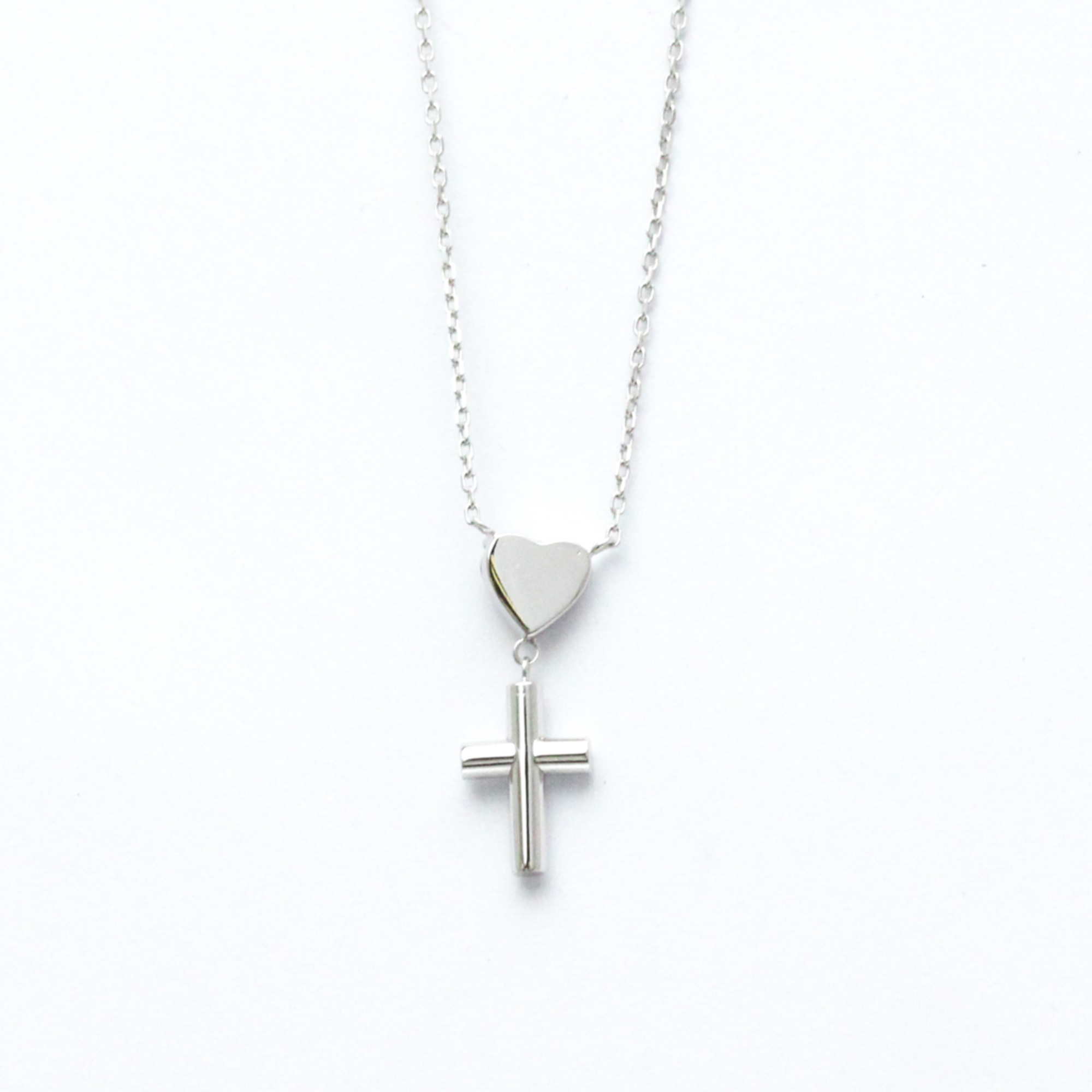 Gucci Cross Heart Diamond Necklace White Gold (18K) Diamond Men,Women Fashion Pendant Necklace (Silver)