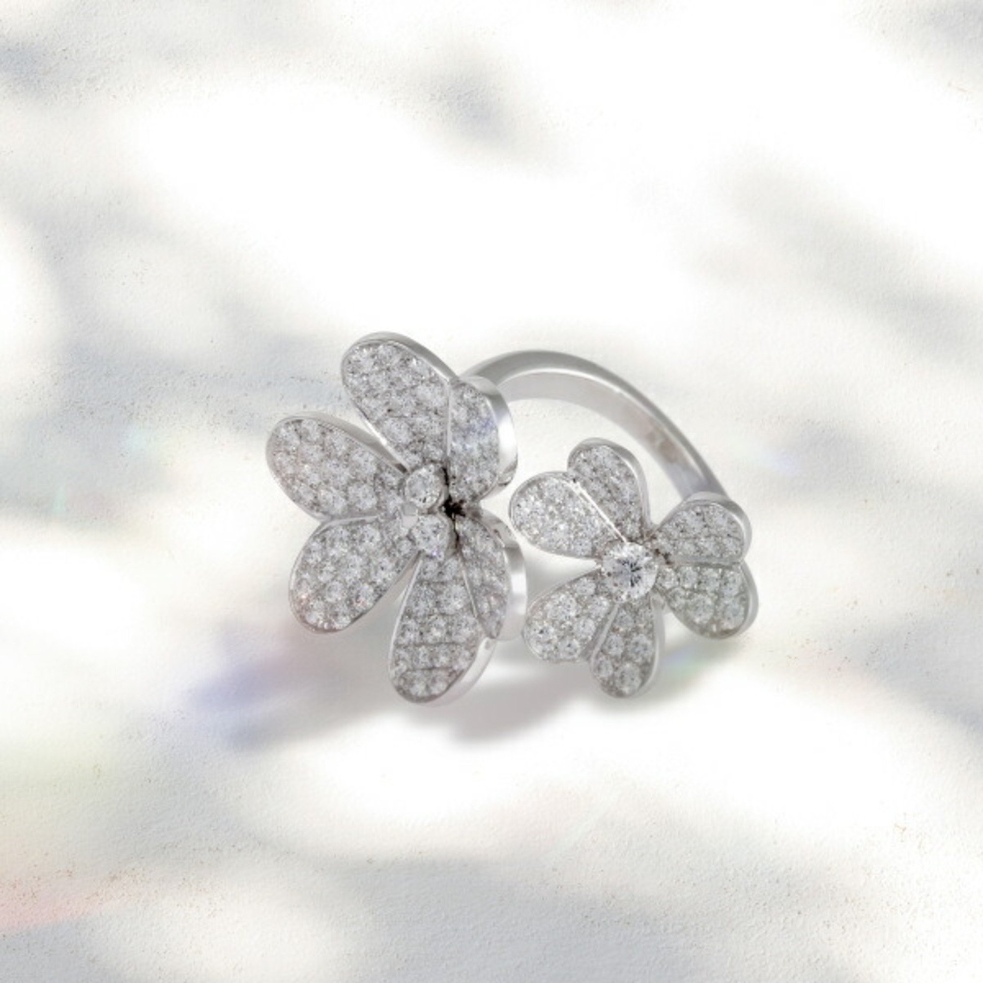 Van Cleef & Arpels Frivole Entre Les Doors K18WG White Gold Ring