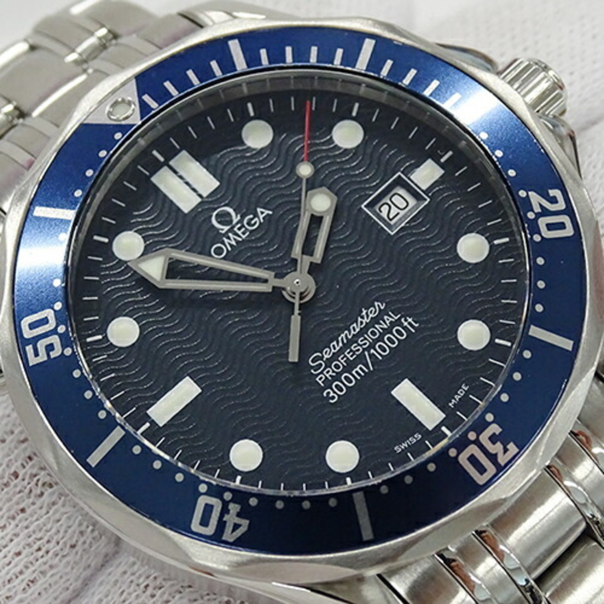 OMEGA Seamaster 2541.80 Men's Watch 300m Professional Date Quartz Stainless Steel SS Silver Blue Polished
