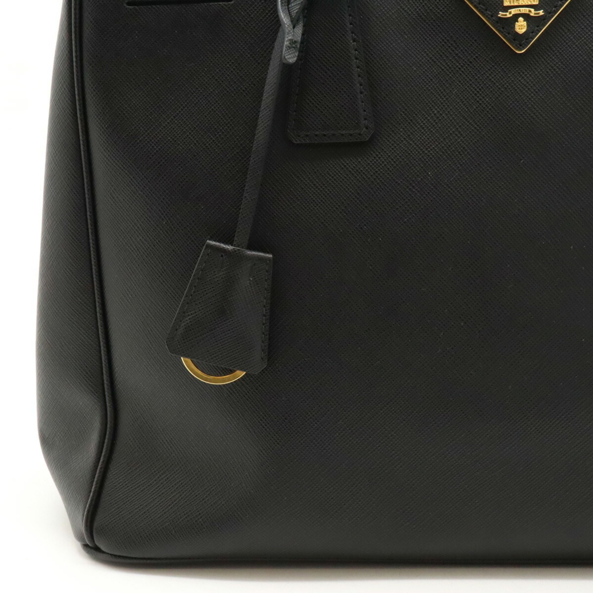 PRADA SAFFIANO LUX Saffiano handbag shoulder bag leather NERO black purchased at overseas boutique BN2274