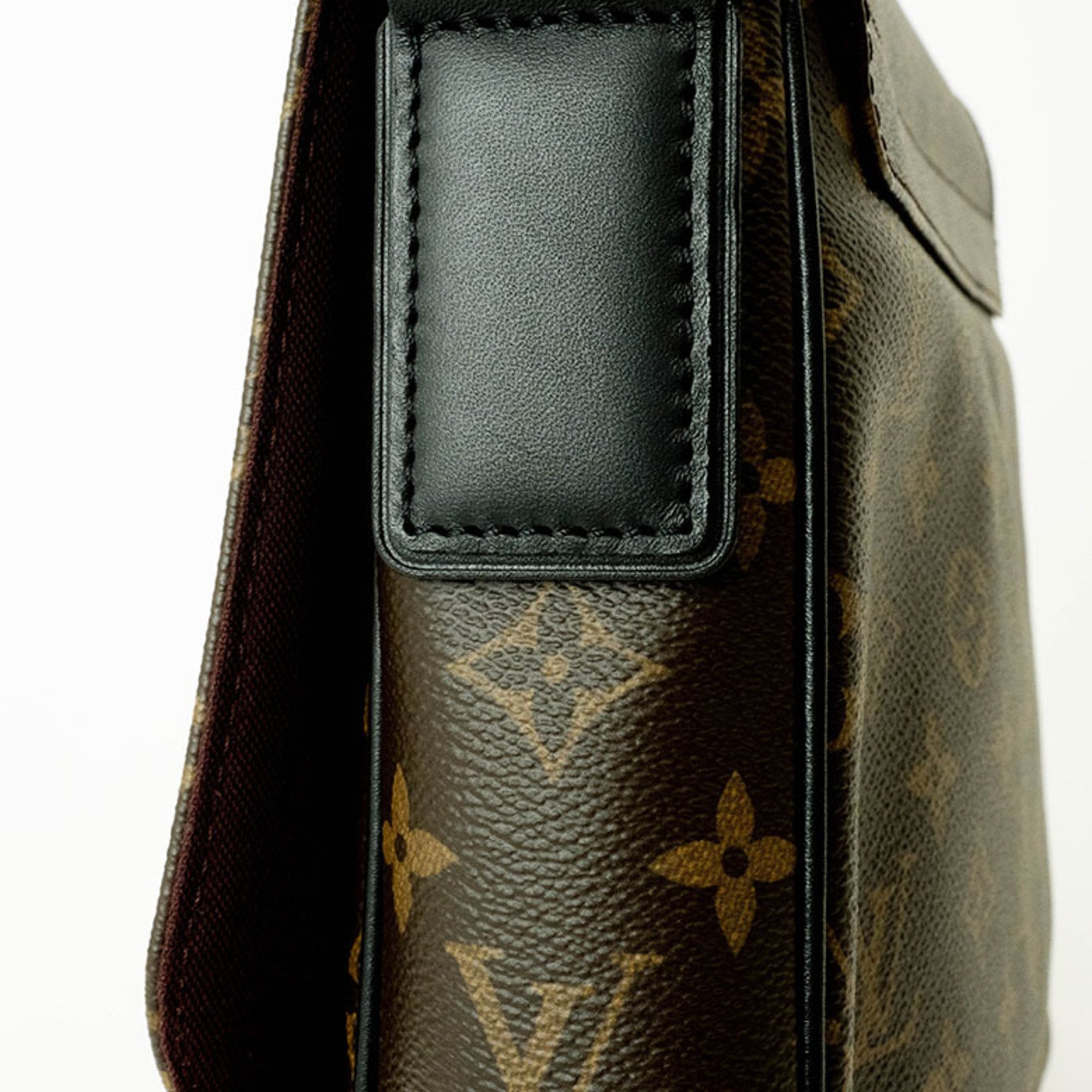 Louis Vuitton District PM Shoulder Bag Monogram M40935 Men's LOUIS VUITTON