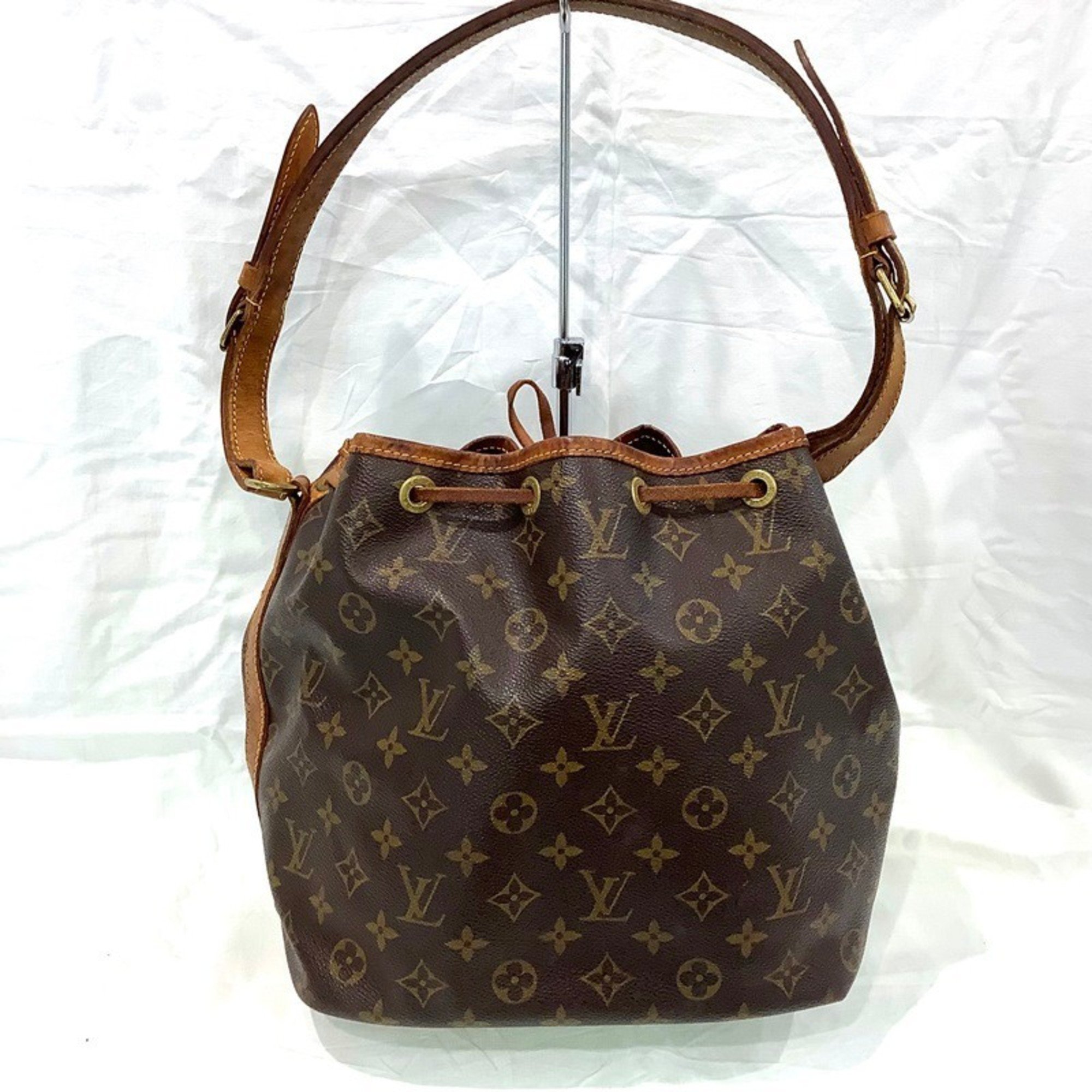 LOUIS VUITTON Louis Vuitton Shoulder Bag Petit Noe M42226 Monogram AR1903 KB-8582
