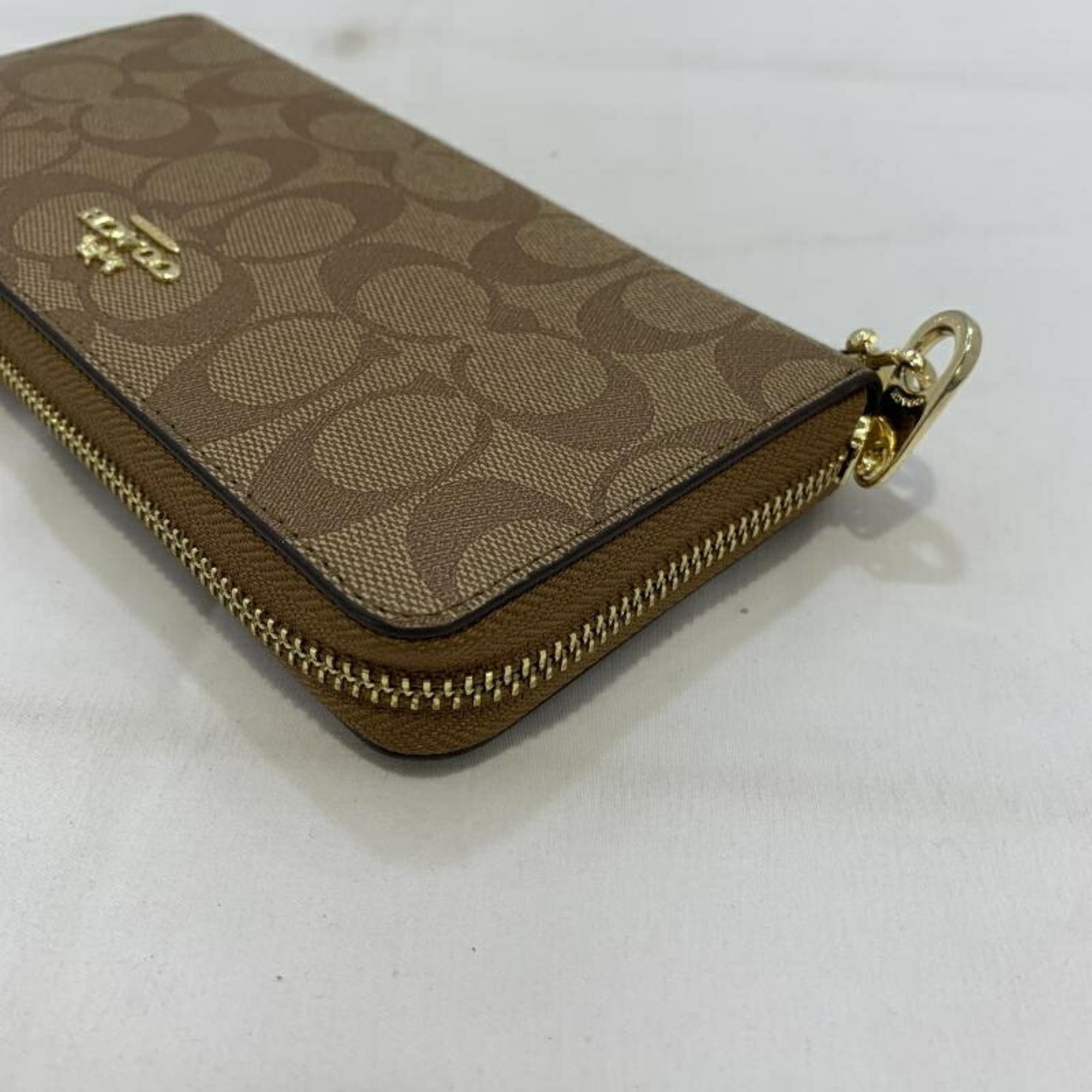 COACH Signature Round Zip Wallet C4452 Khaki Long Coach