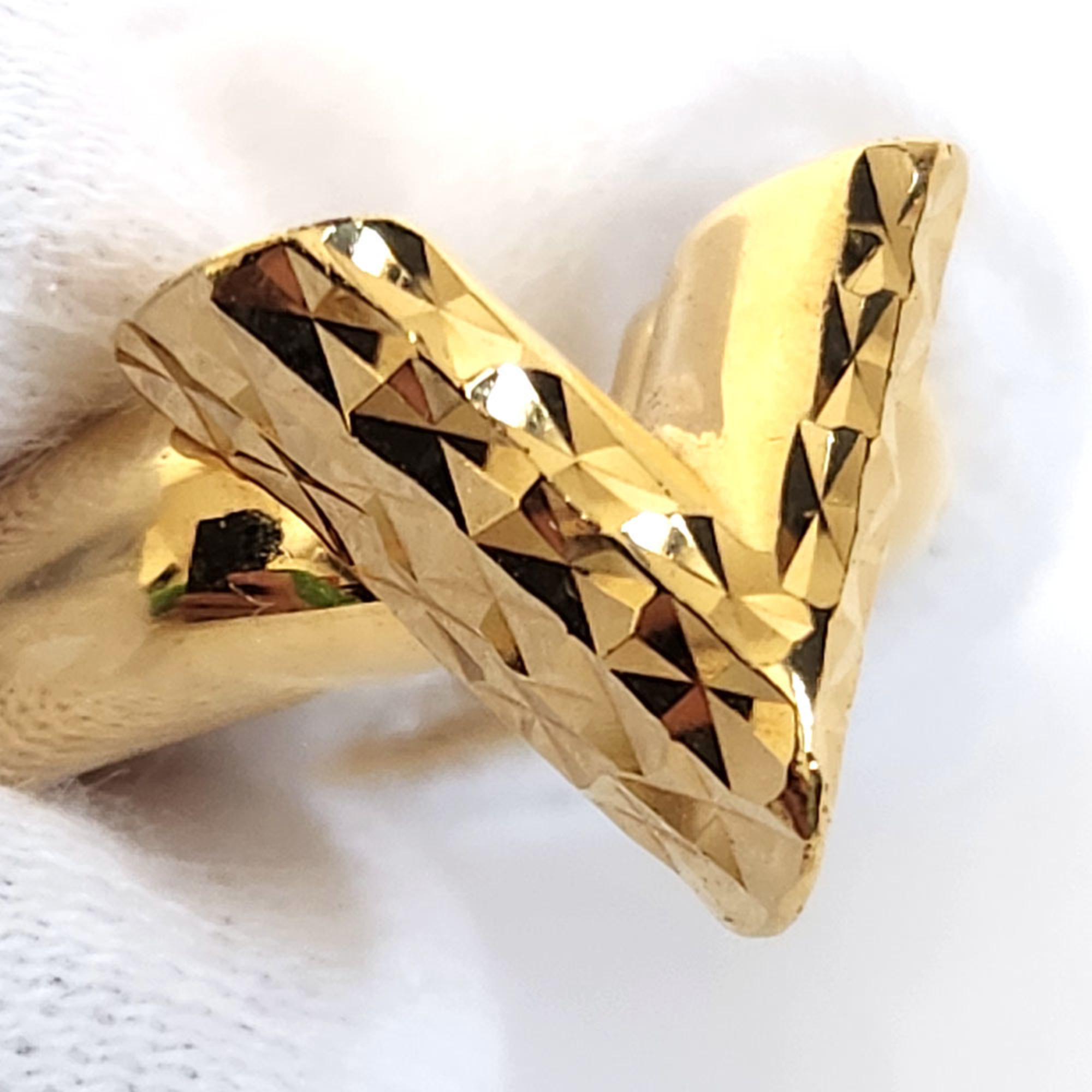 Louis Vuitton LOUISVUITTON Berg Essential LV Guilloching Ring M67443 Gold Metal Women's