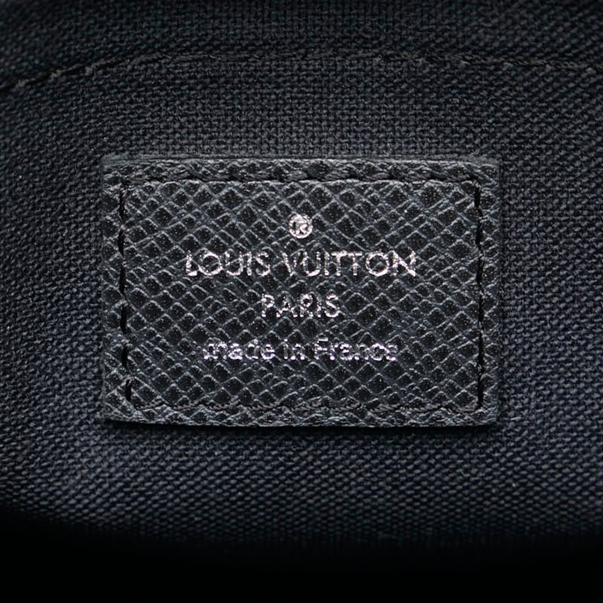 Louis Vuitton Taiga Luca Shoulder Bag M31192 Ardoise Black Leather Women's LOUIS VUITTON