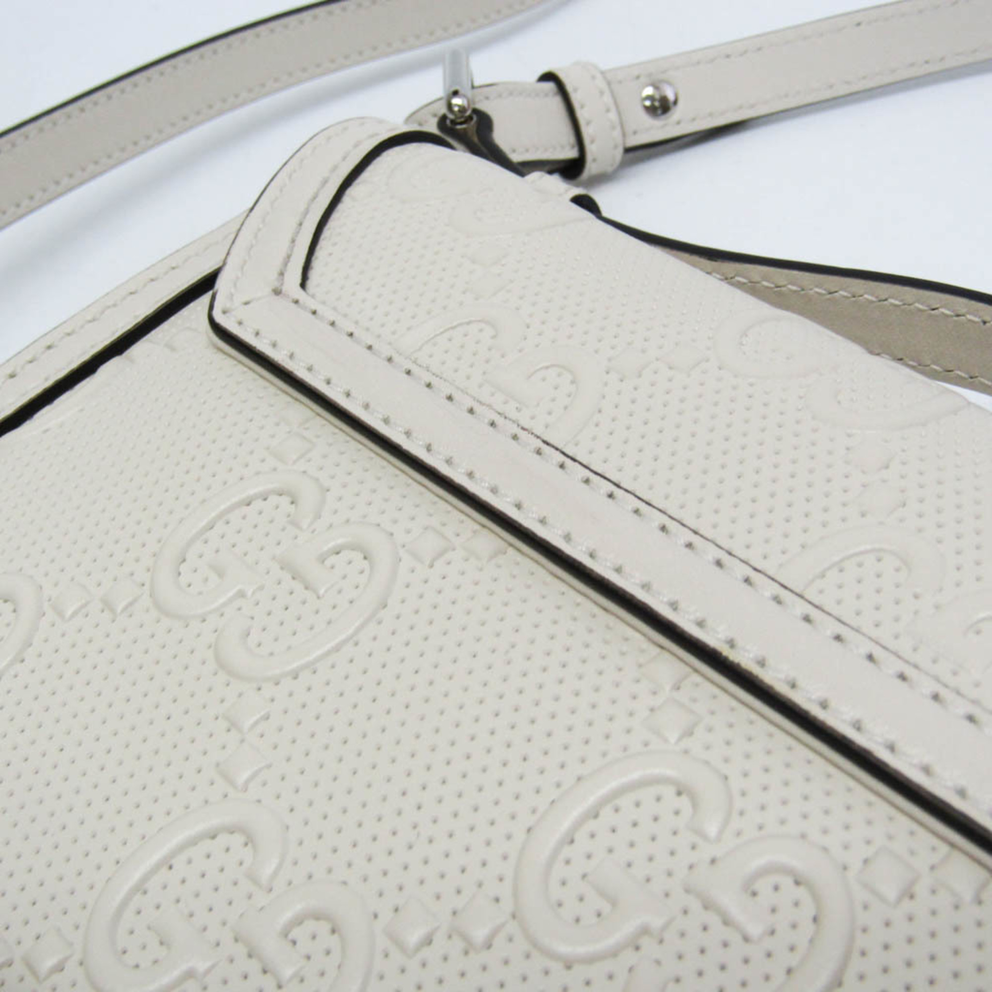 Gucci GG Embossed Messenger Bag 625782 Women,Men Leather Shoulder Bag Off-white