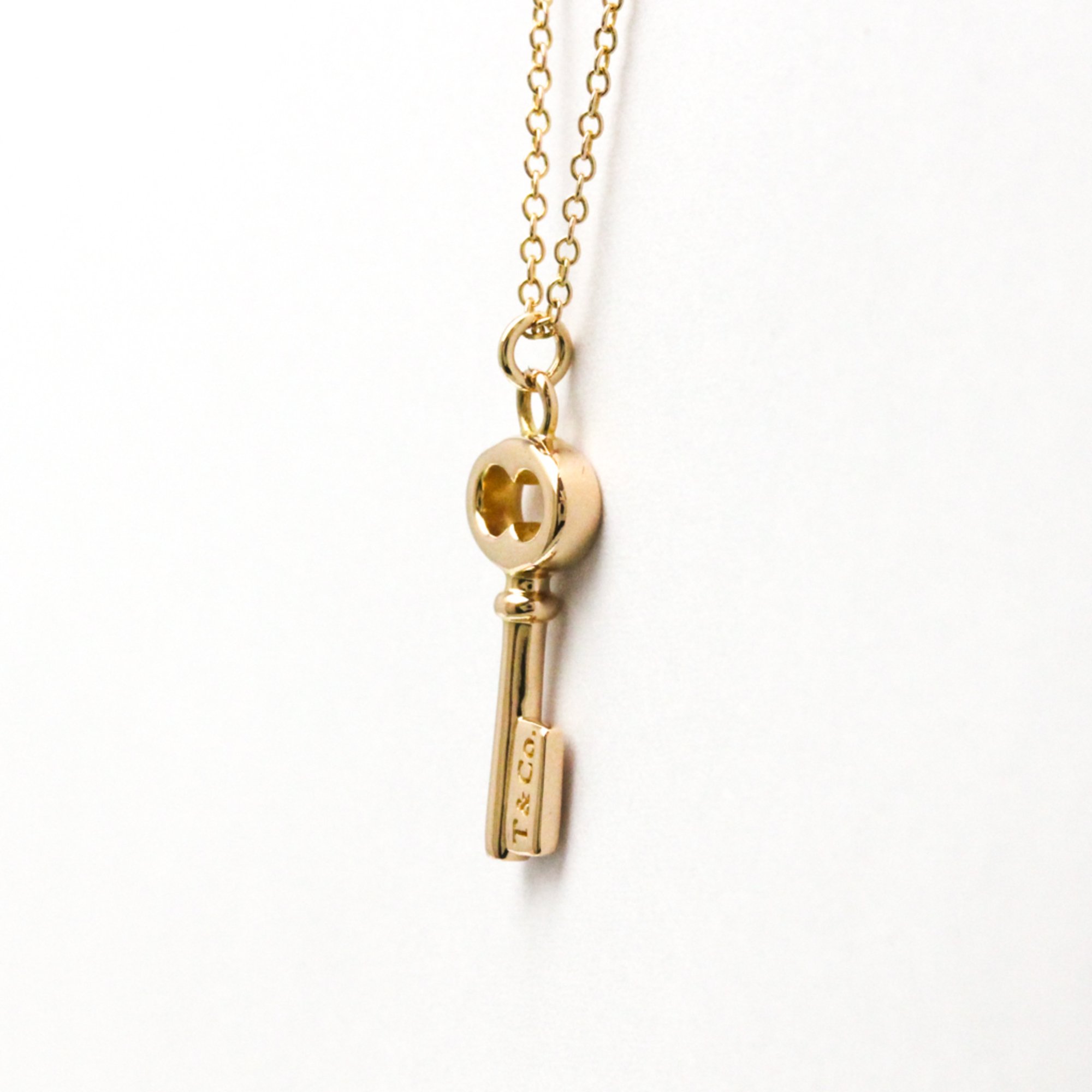 Tiffany Oval Key Necklace Yellow Gold (18K) No Stone Men,Women Fashion Pendant Necklace (Gold)