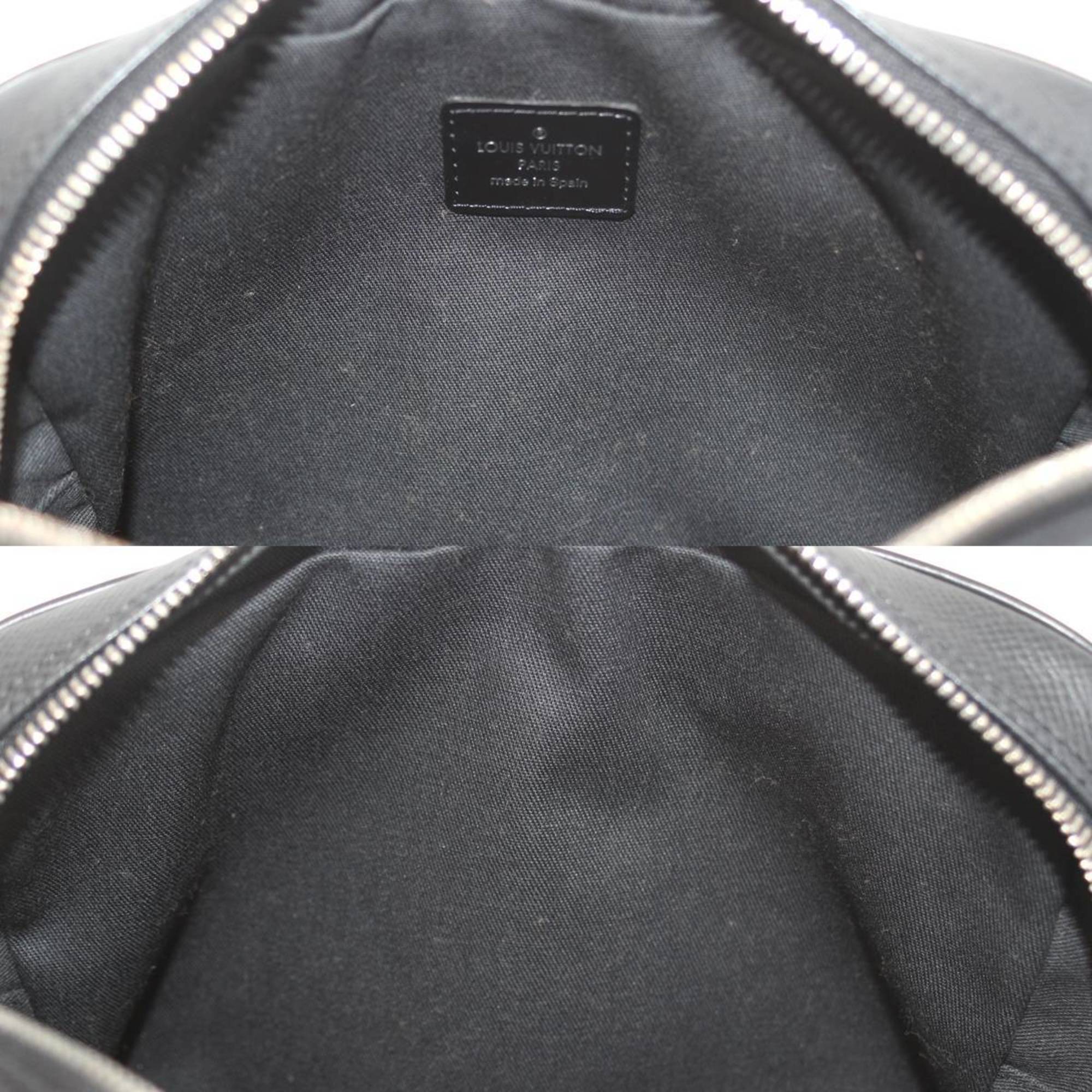 LOUIS VUITTON Louis Vuitton Kalga Second Bag Taiga Noir M30812 CA0090