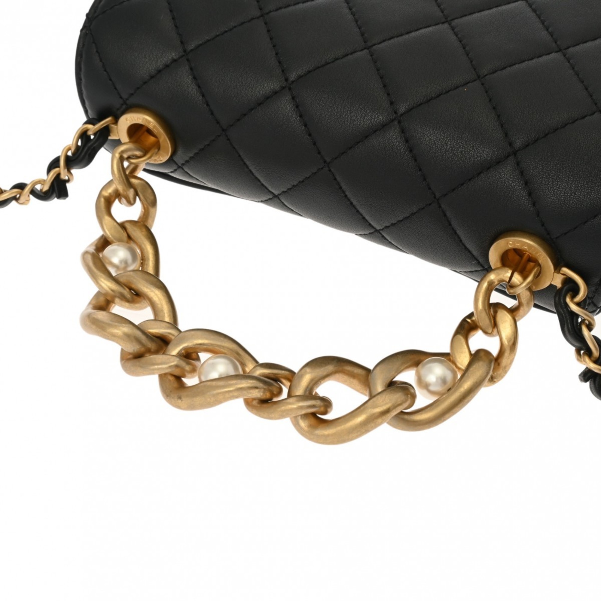 CHANEL Chanel Matelasse Chain Shoulder 18cm Black AS2638 Unisex Calfskin Bag